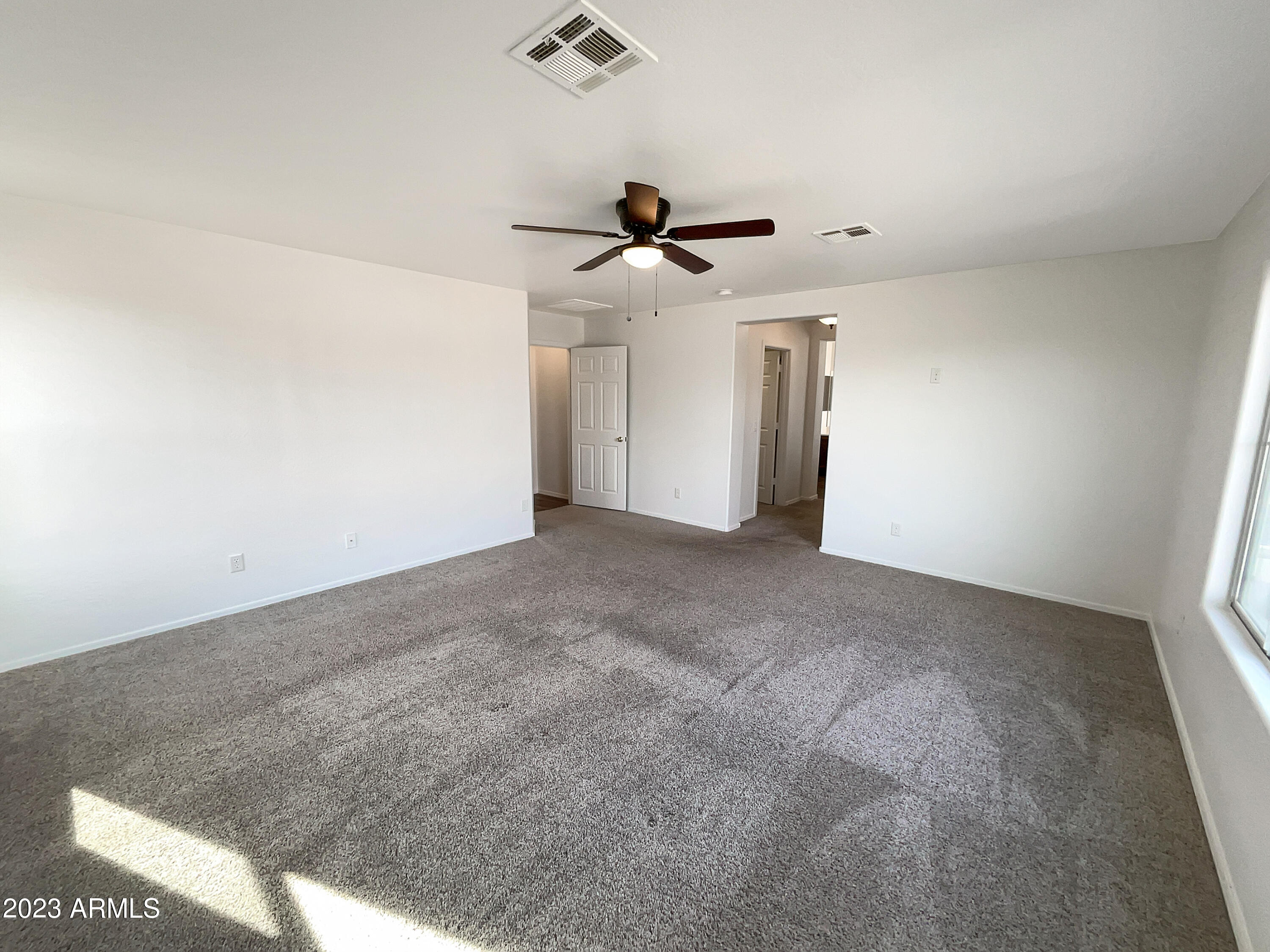 1392 E DESERT HOLLY Drive