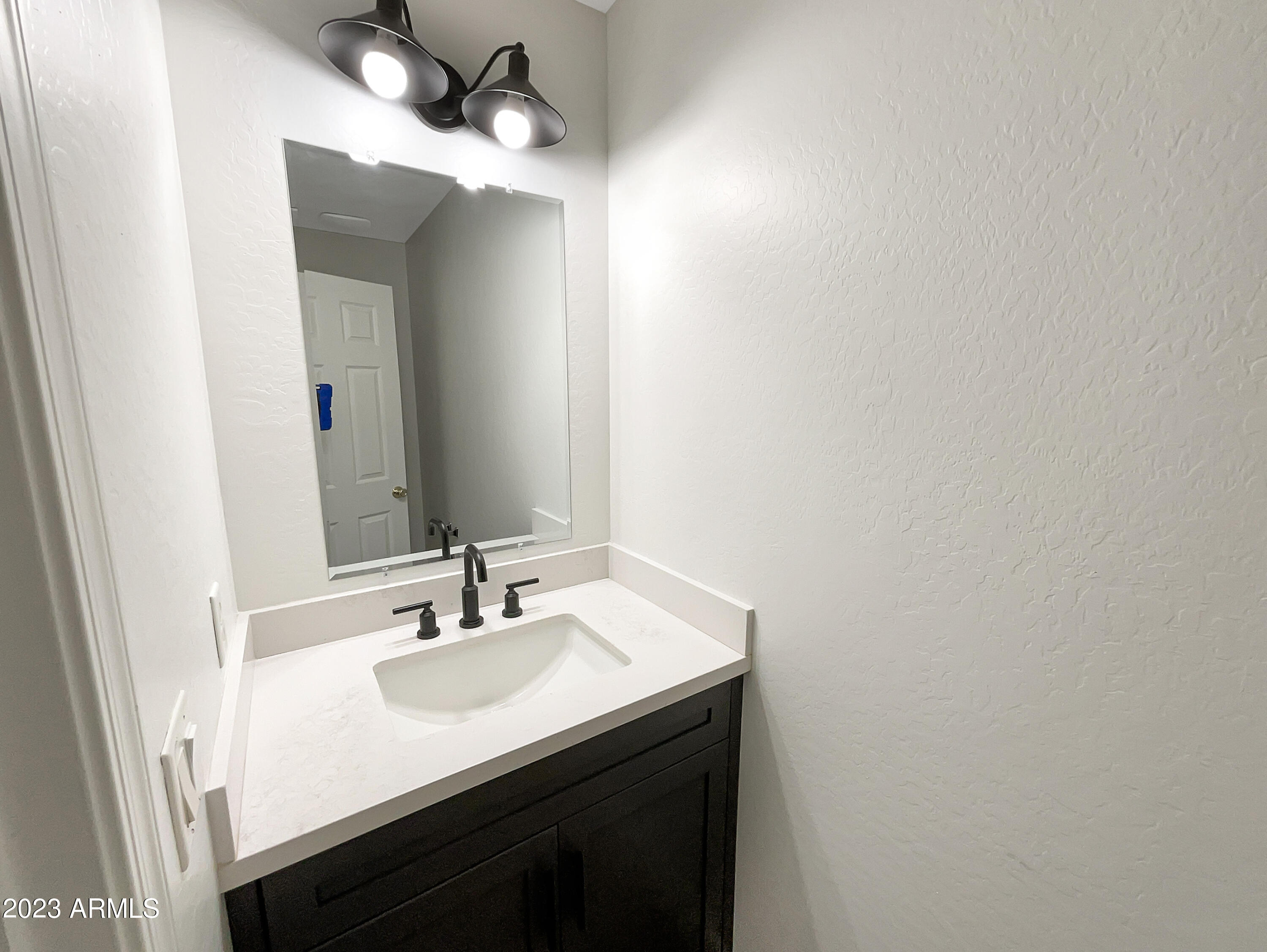 1392 E DESERT HOLLY Drive