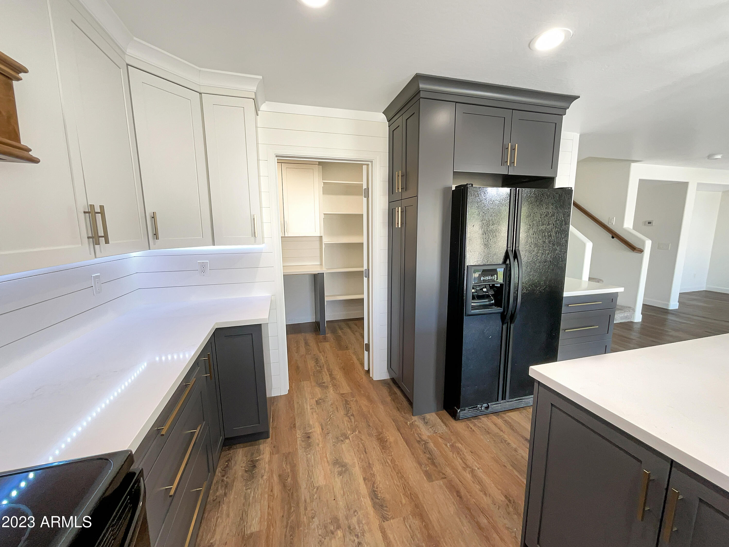 1392 E DESERT HOLLY Drive