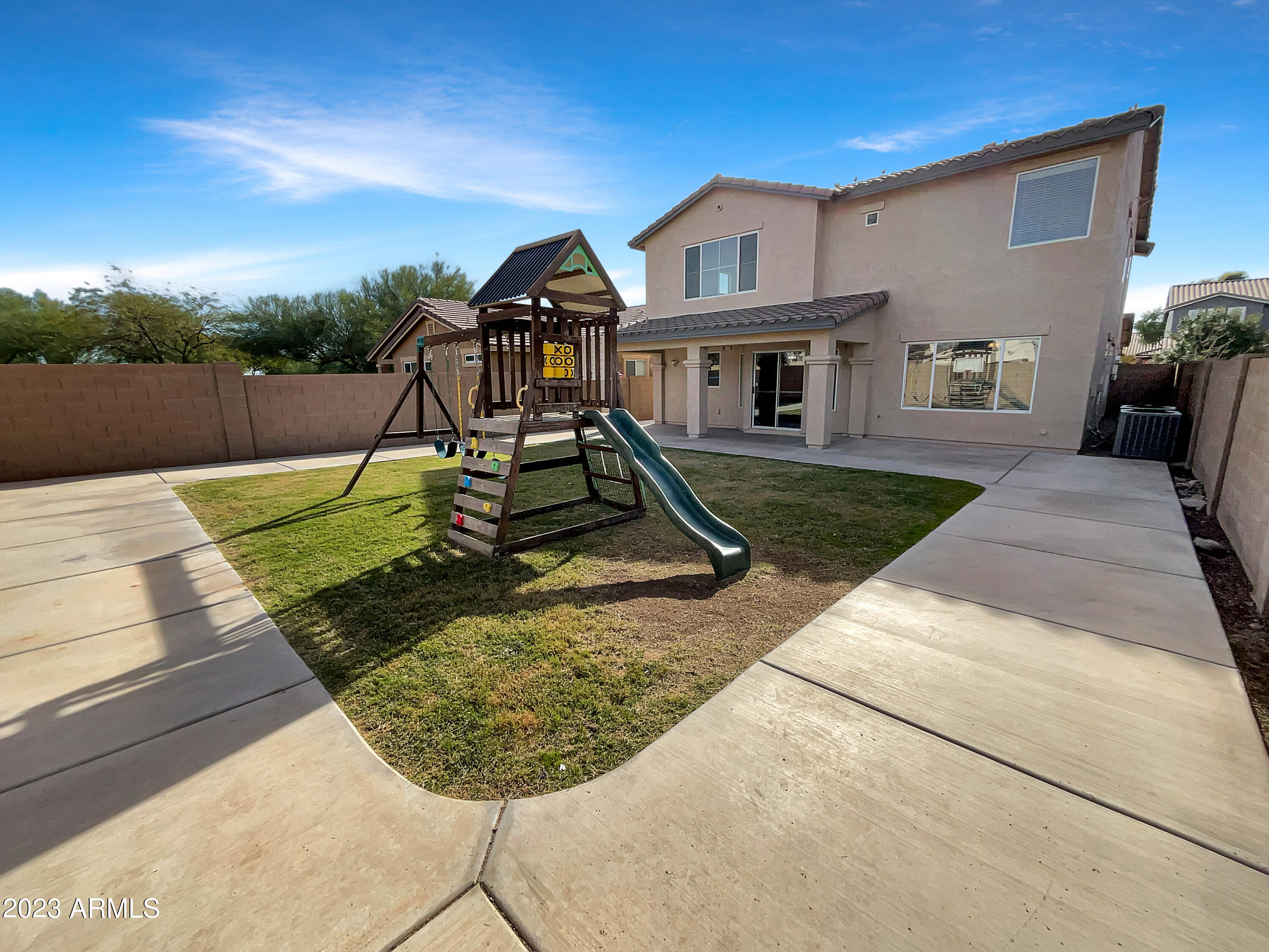 1392 E DESERT HOLLY Drive