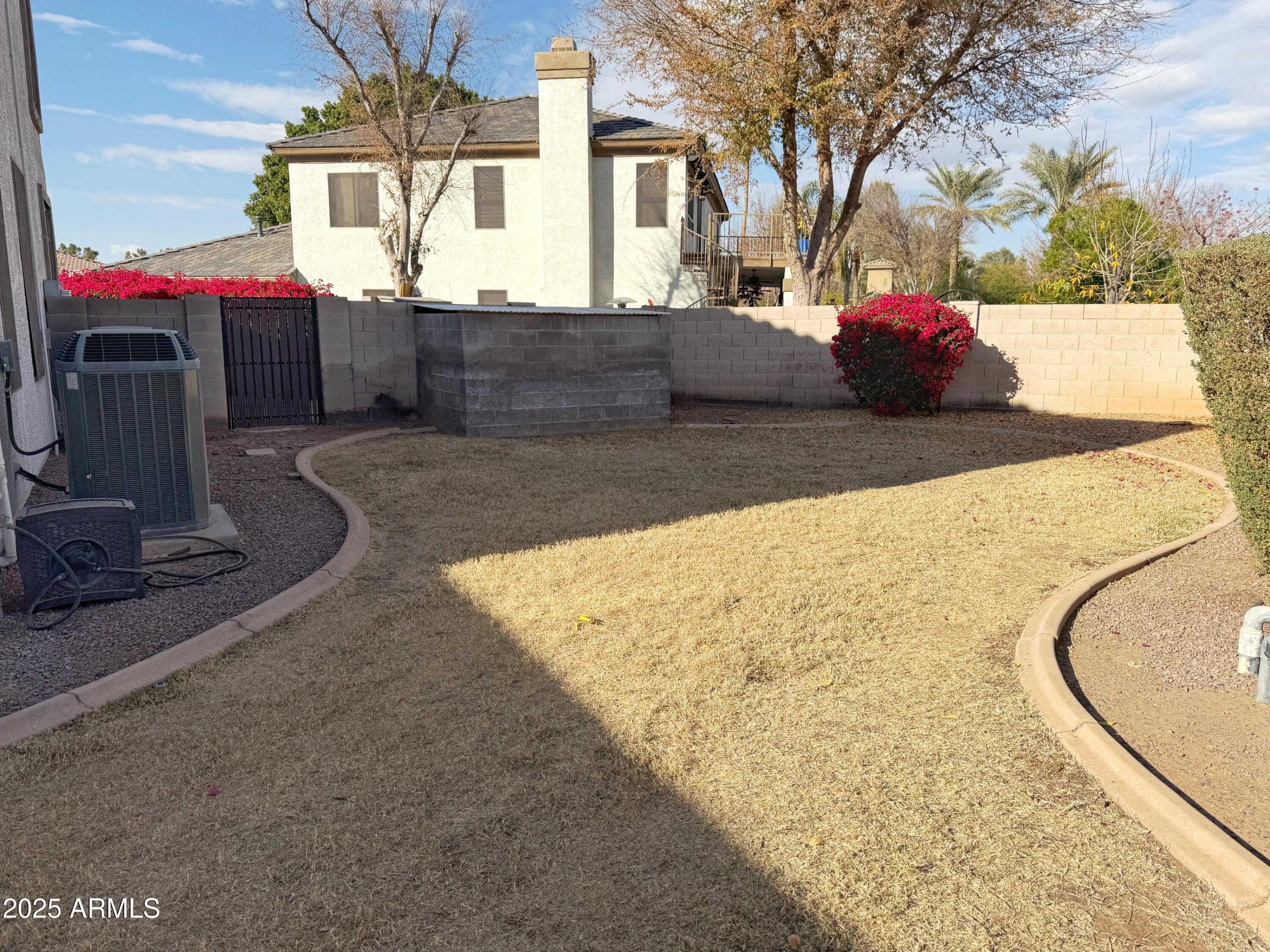 1571 E APPALOOSA Court