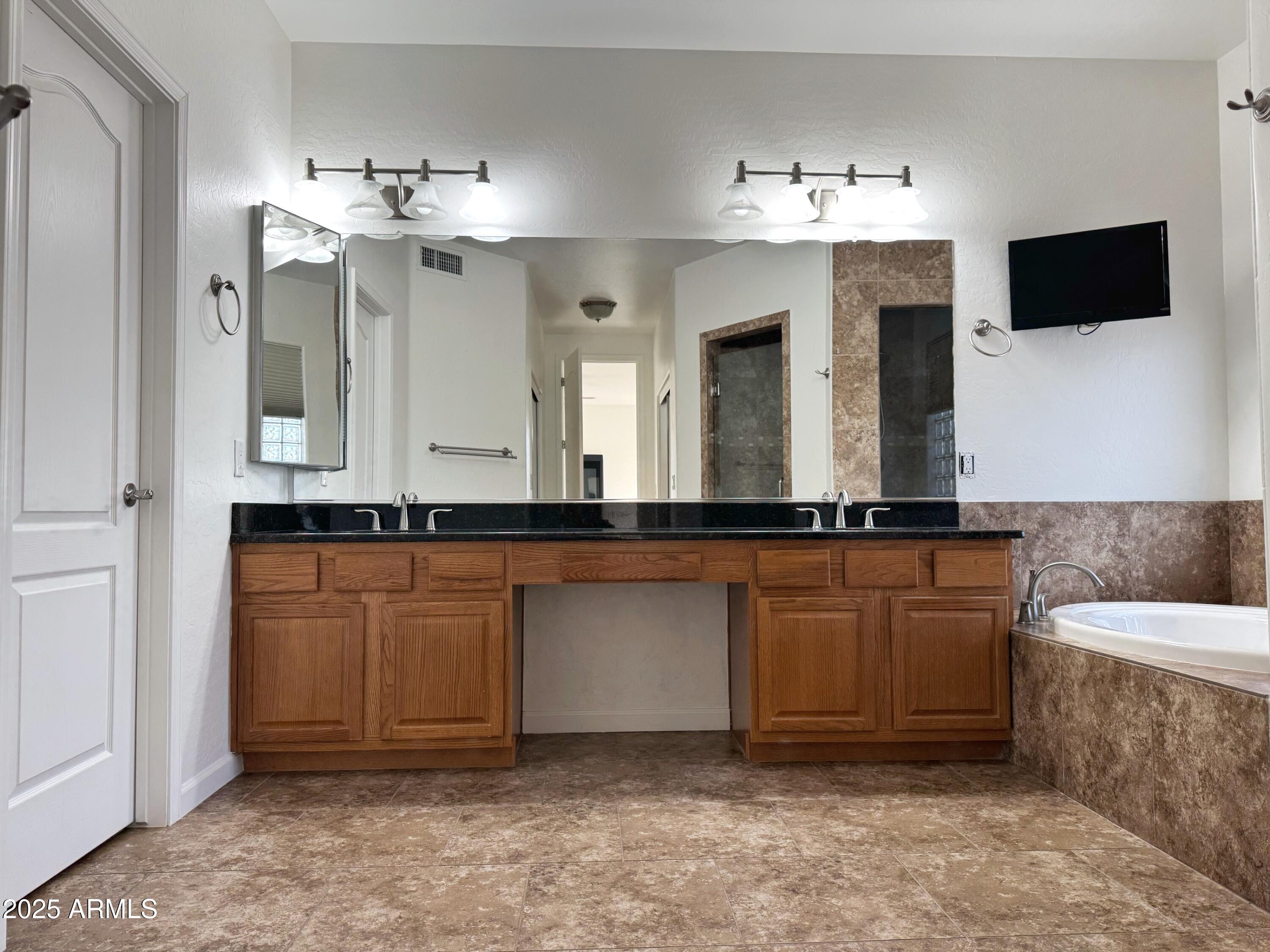 1571 E APPALOOSA Court