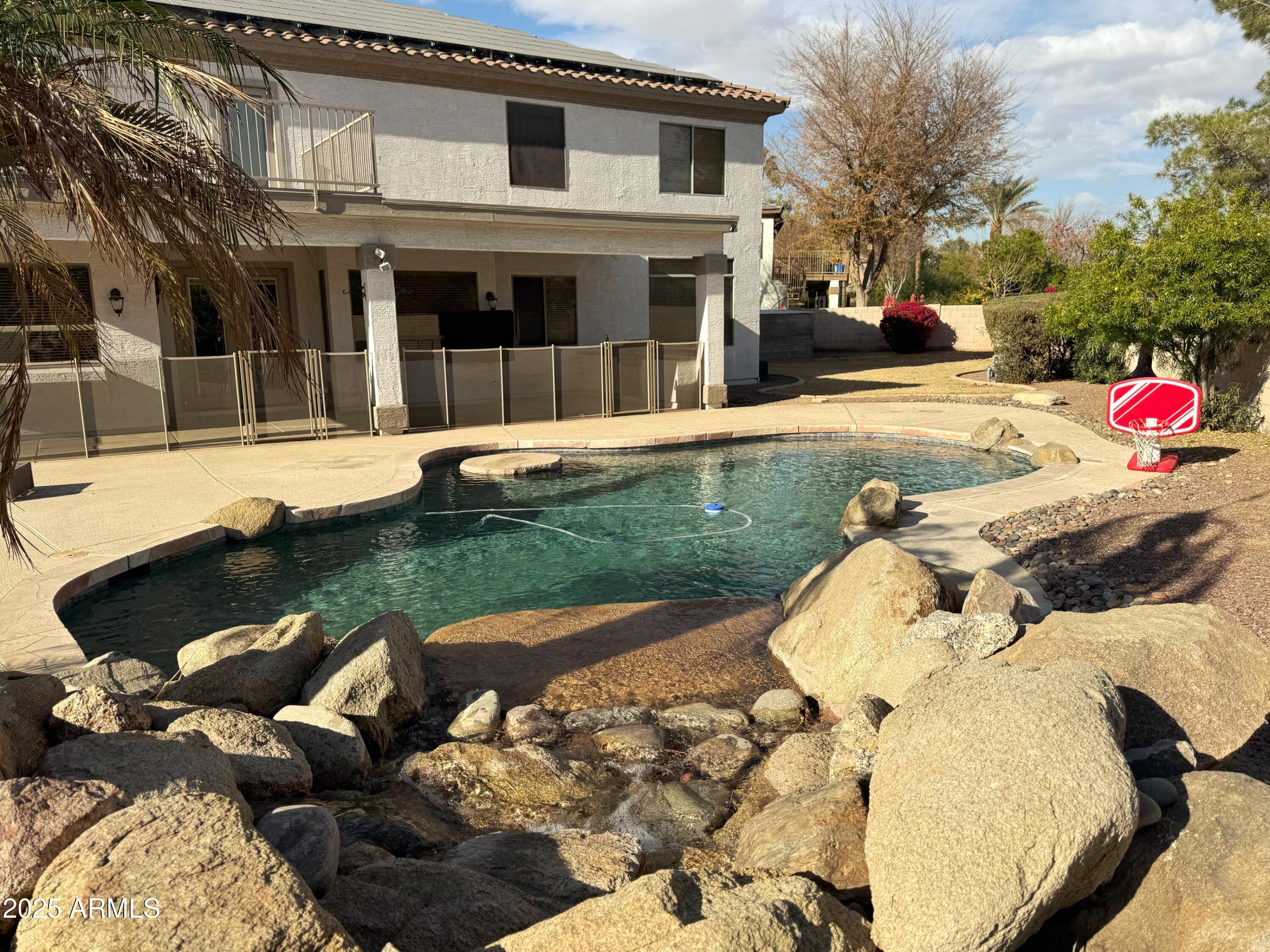 1571 E APPALOOSA Court