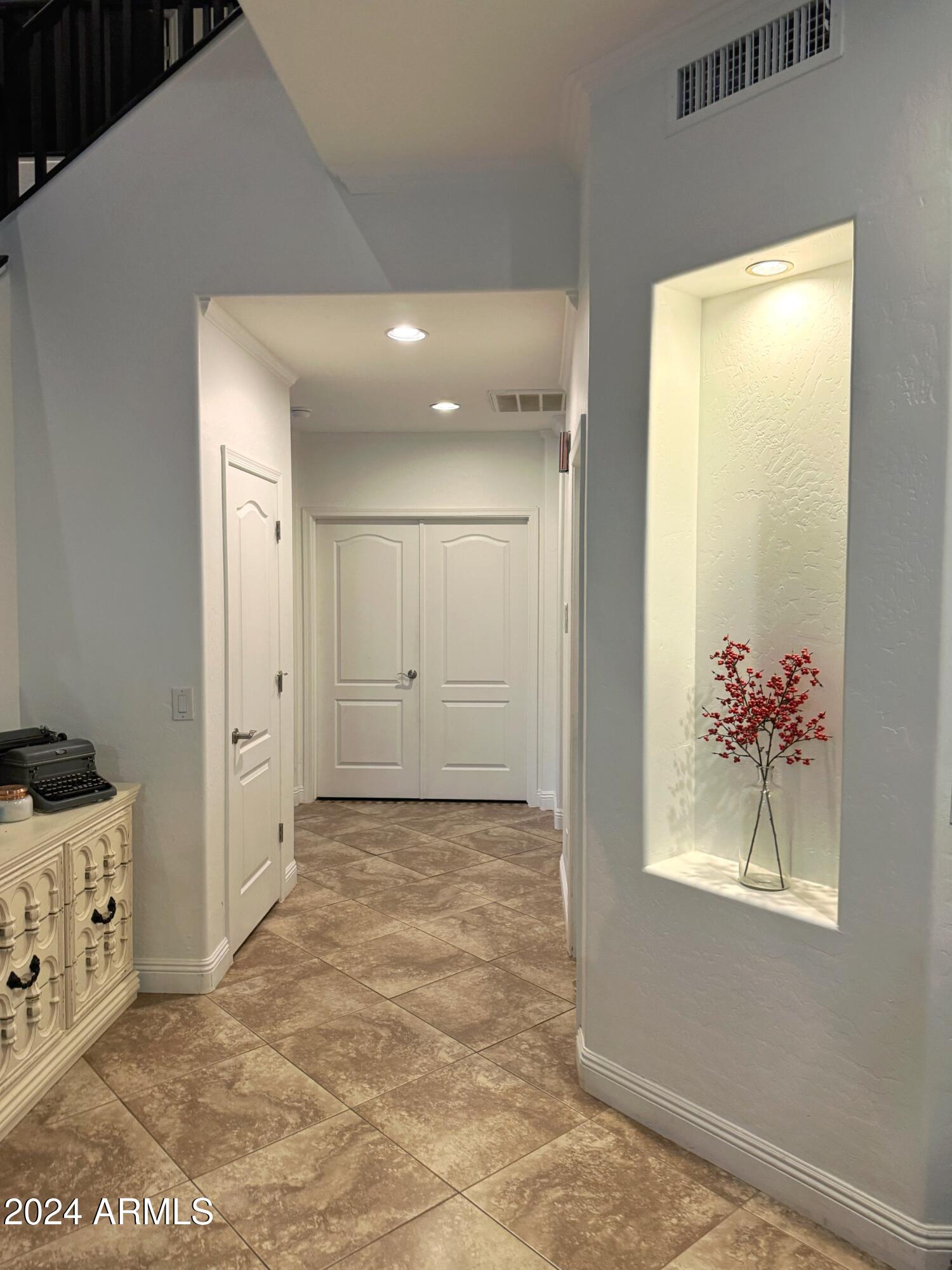 1571 E APPALOOSA Court