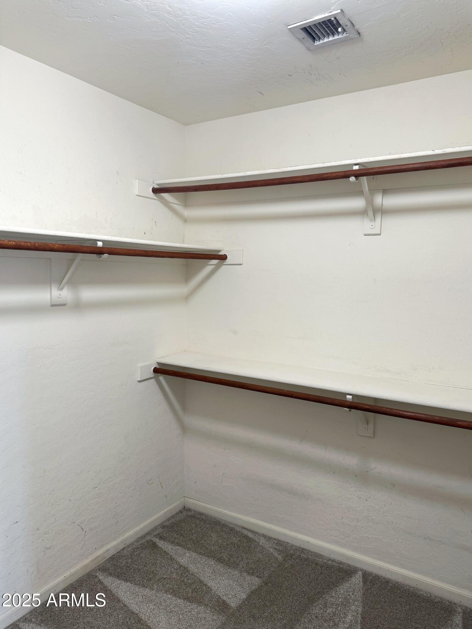 1571 E APPALOOSA Court