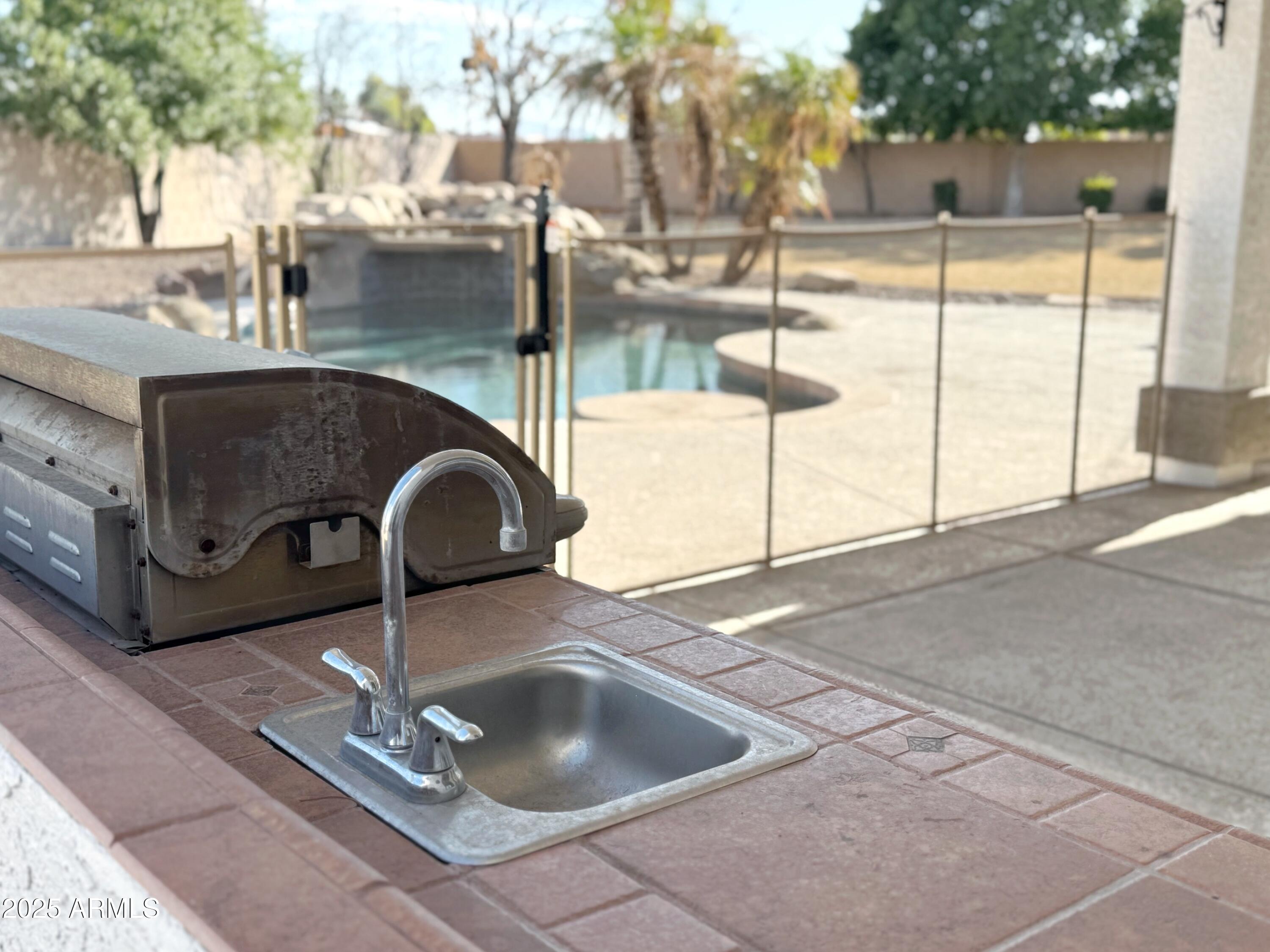 1571 E APPALOOSA Court