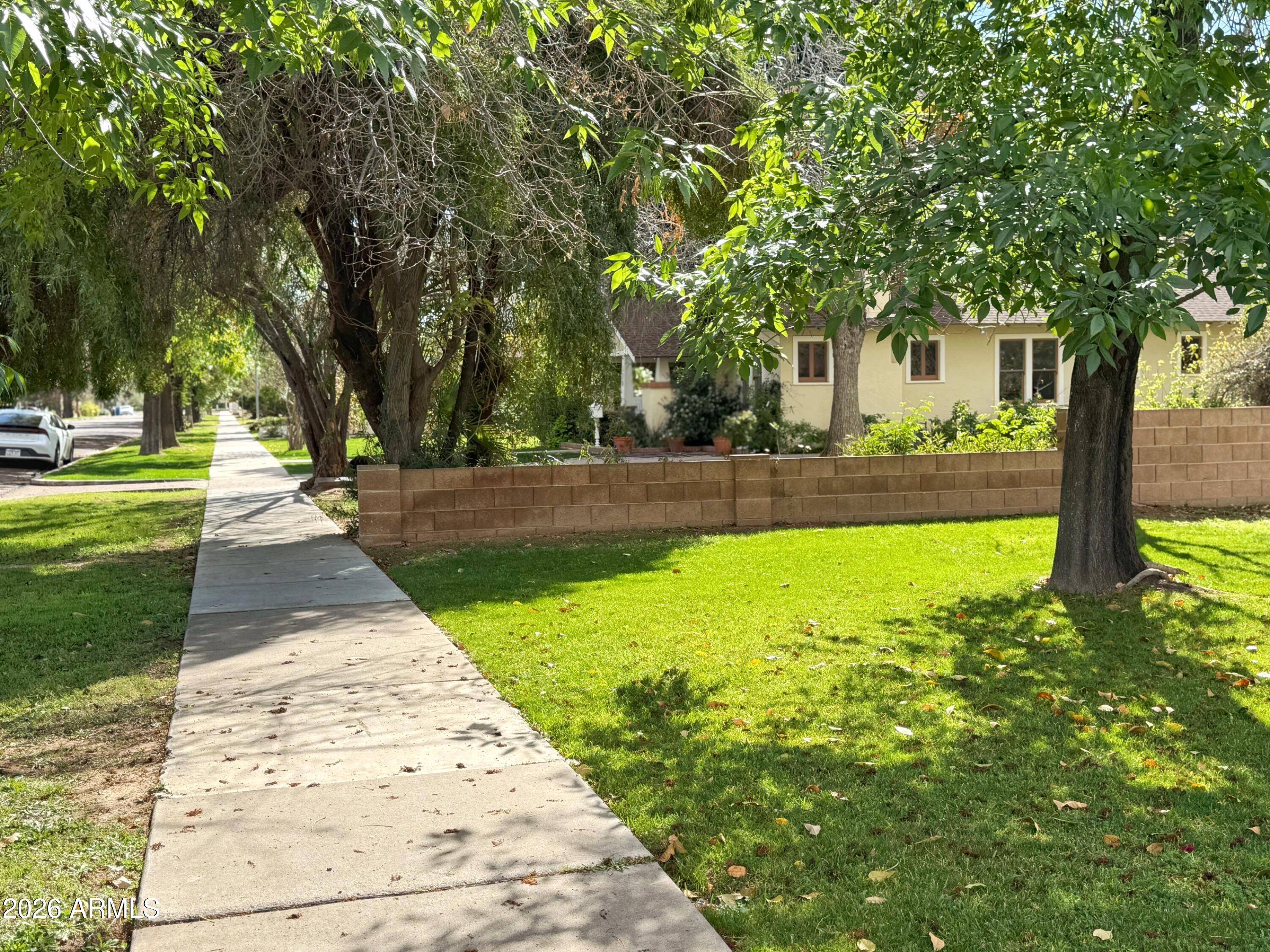532 N GRAND