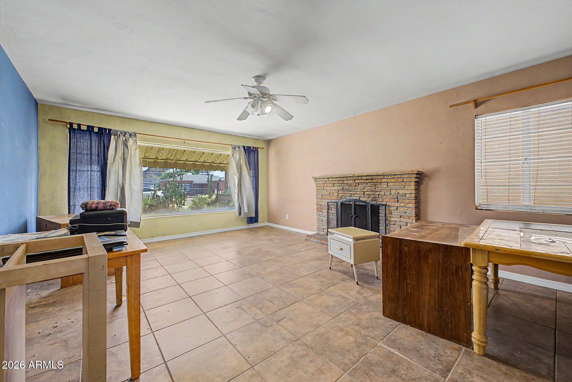708 E PEPPER Place
