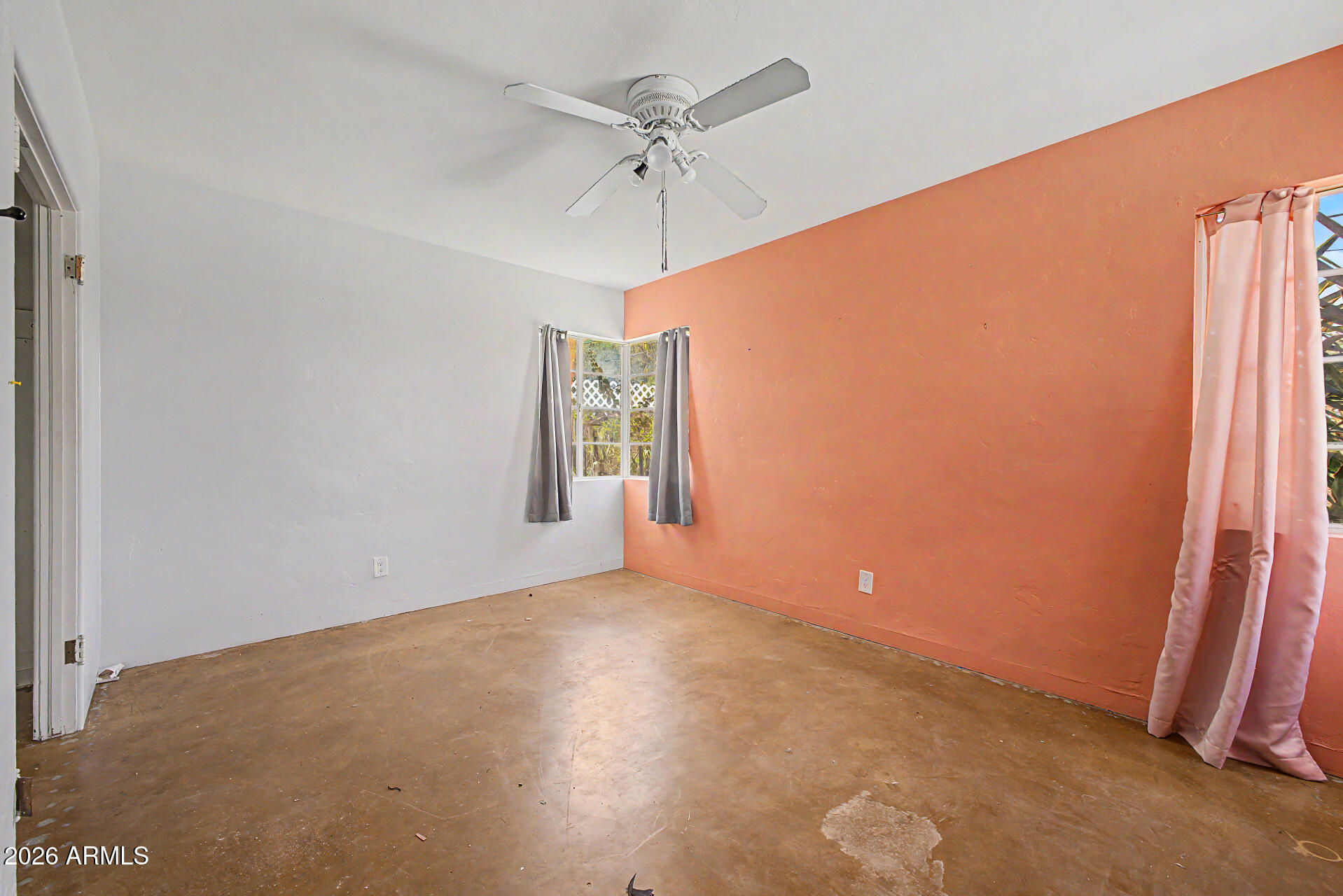 708 E PEPPER Place