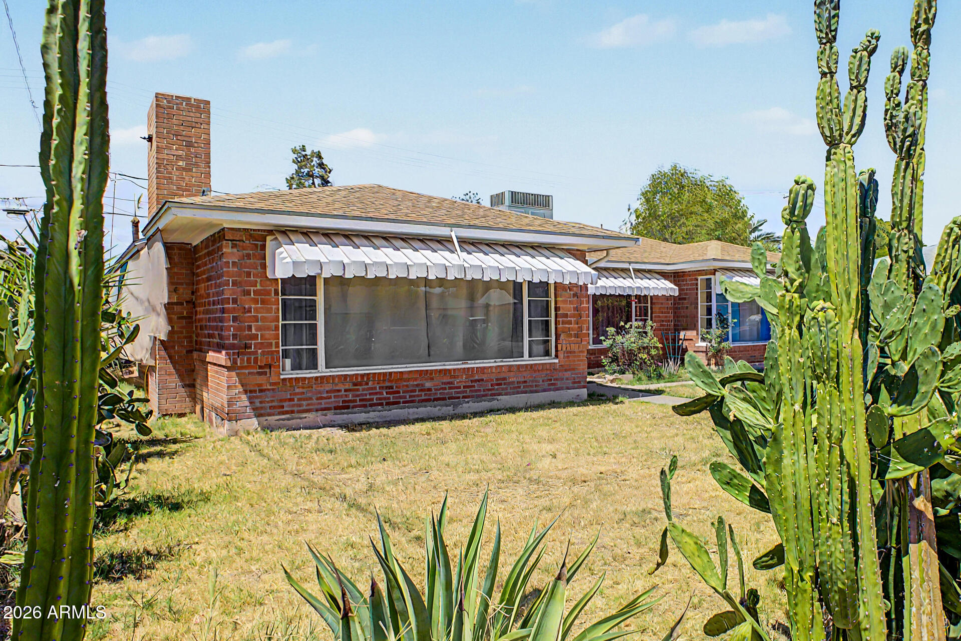 708 E PEPPER Place