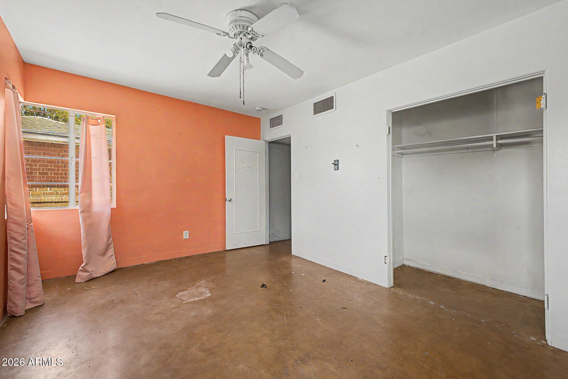 708 E PEPPER Place