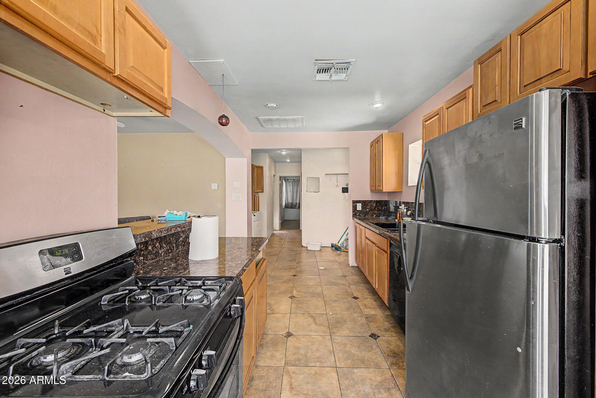 708 E PEPPER Place