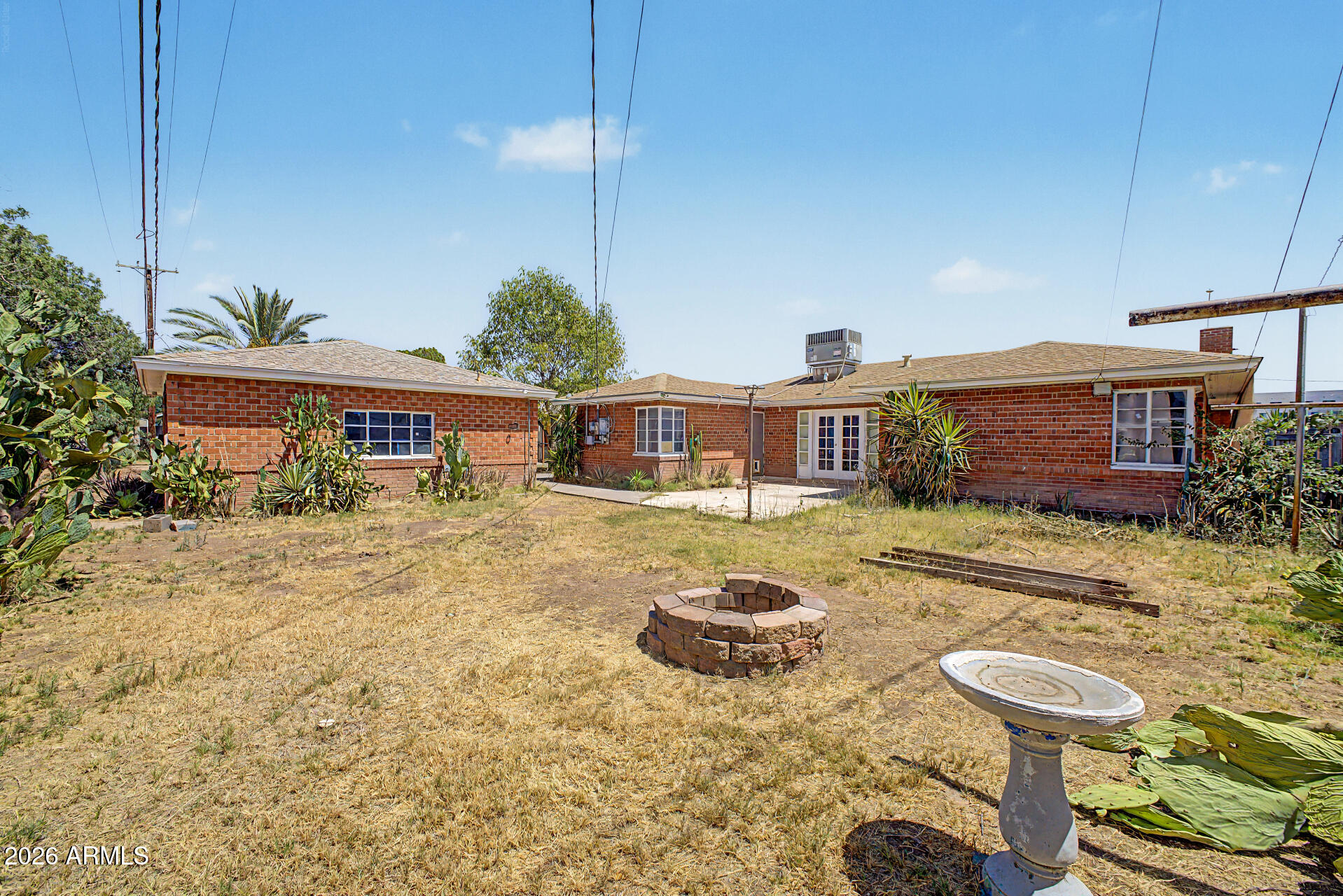 708 E PEPPER Place