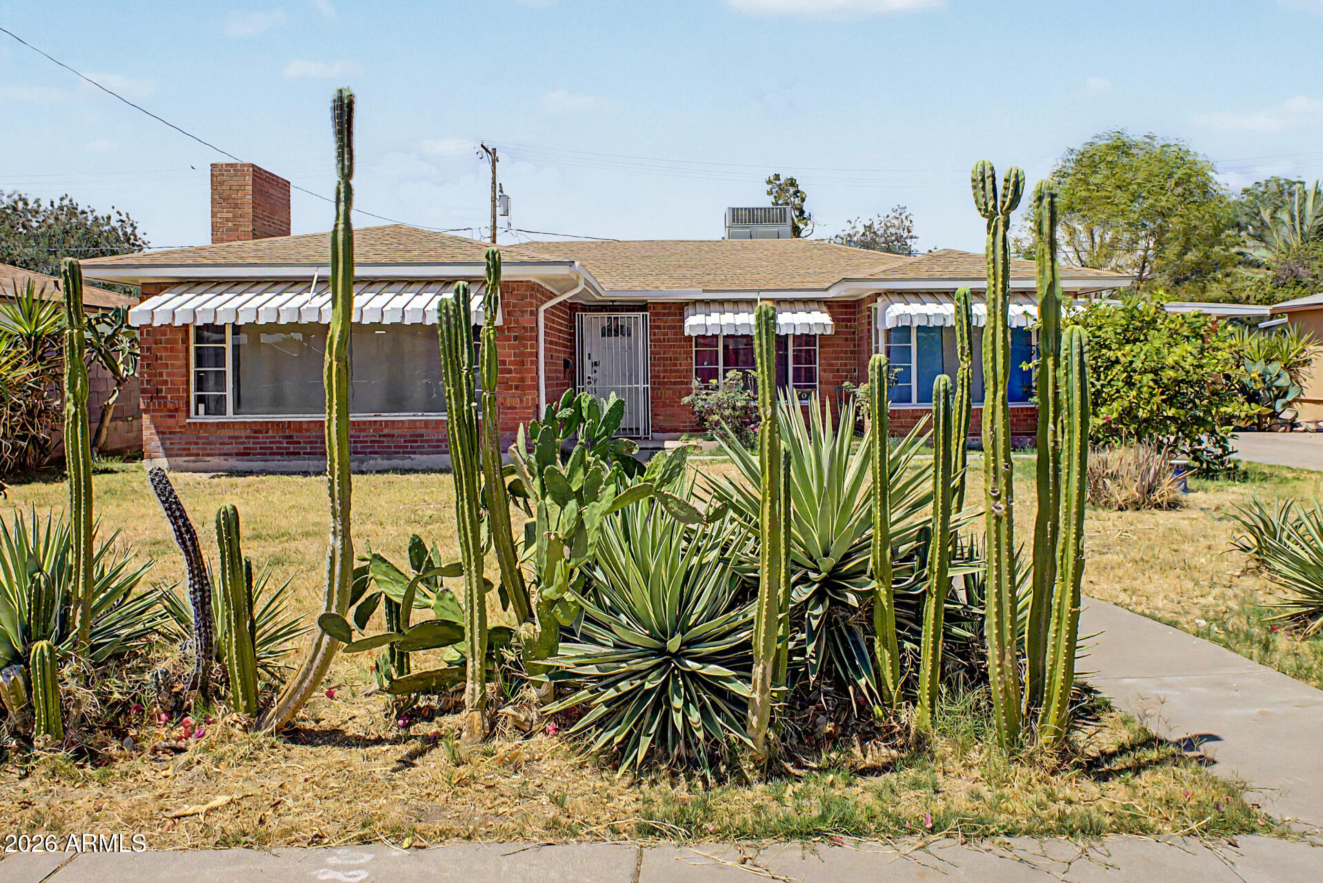 708 E PEPPER Place