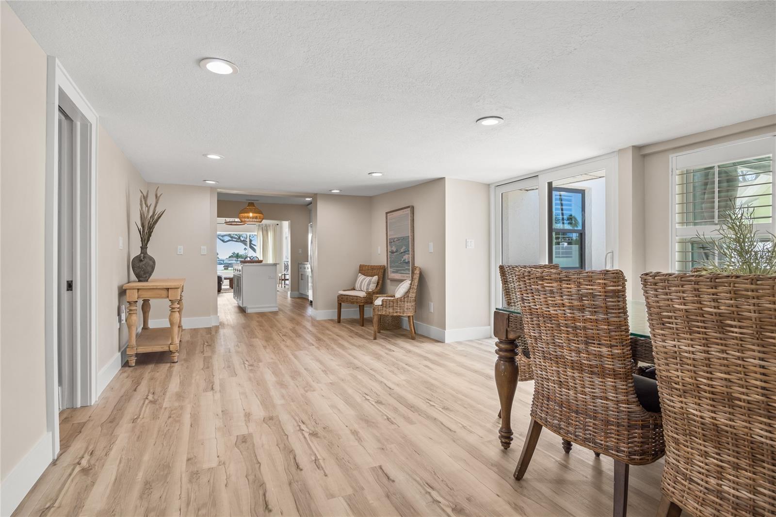 15804 REDINGTON DR