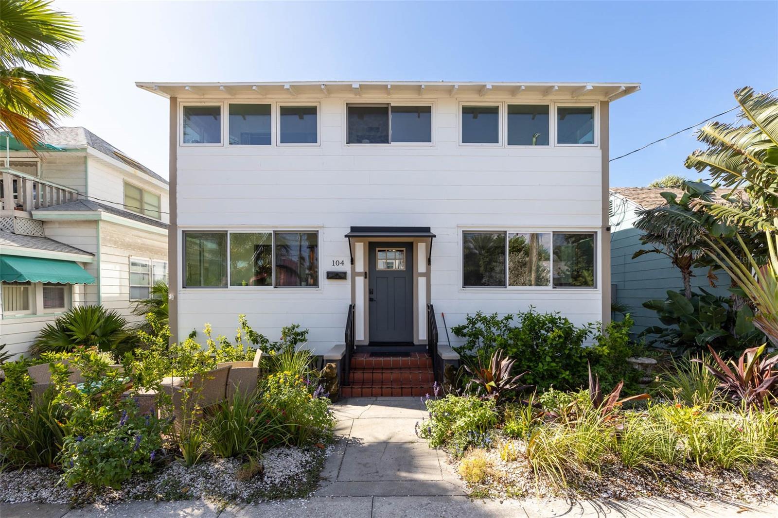 104 6TH AVE