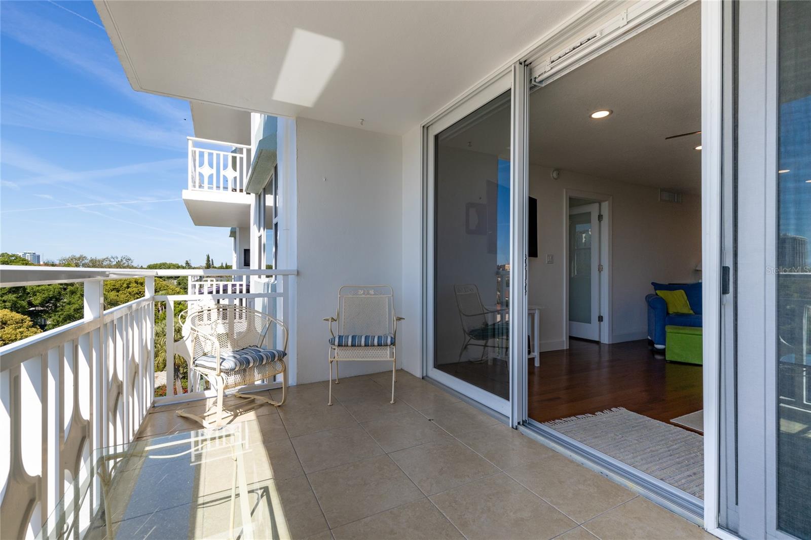 700 BEACH DR NE #607