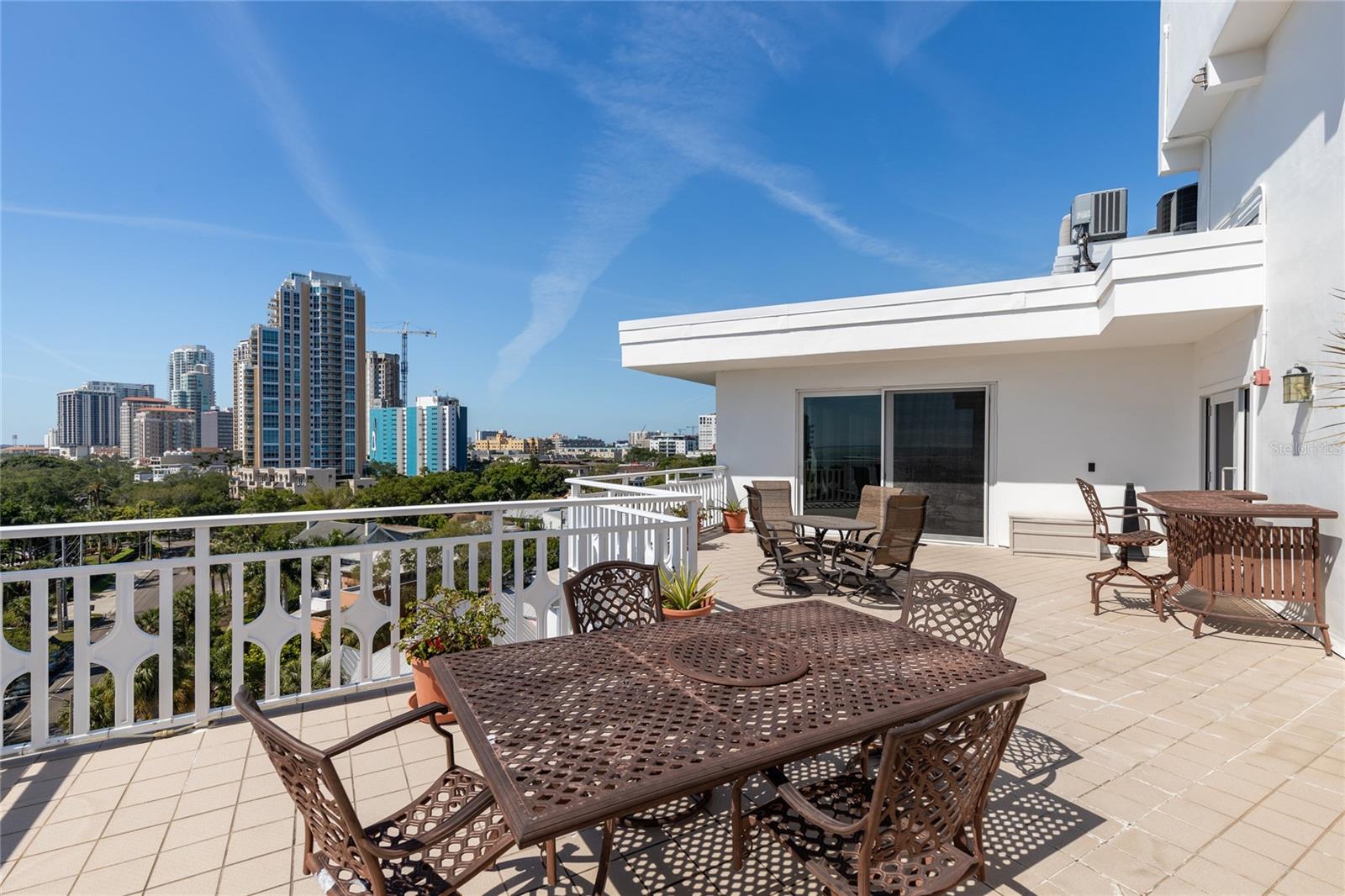 700 BEACH DR NE #607