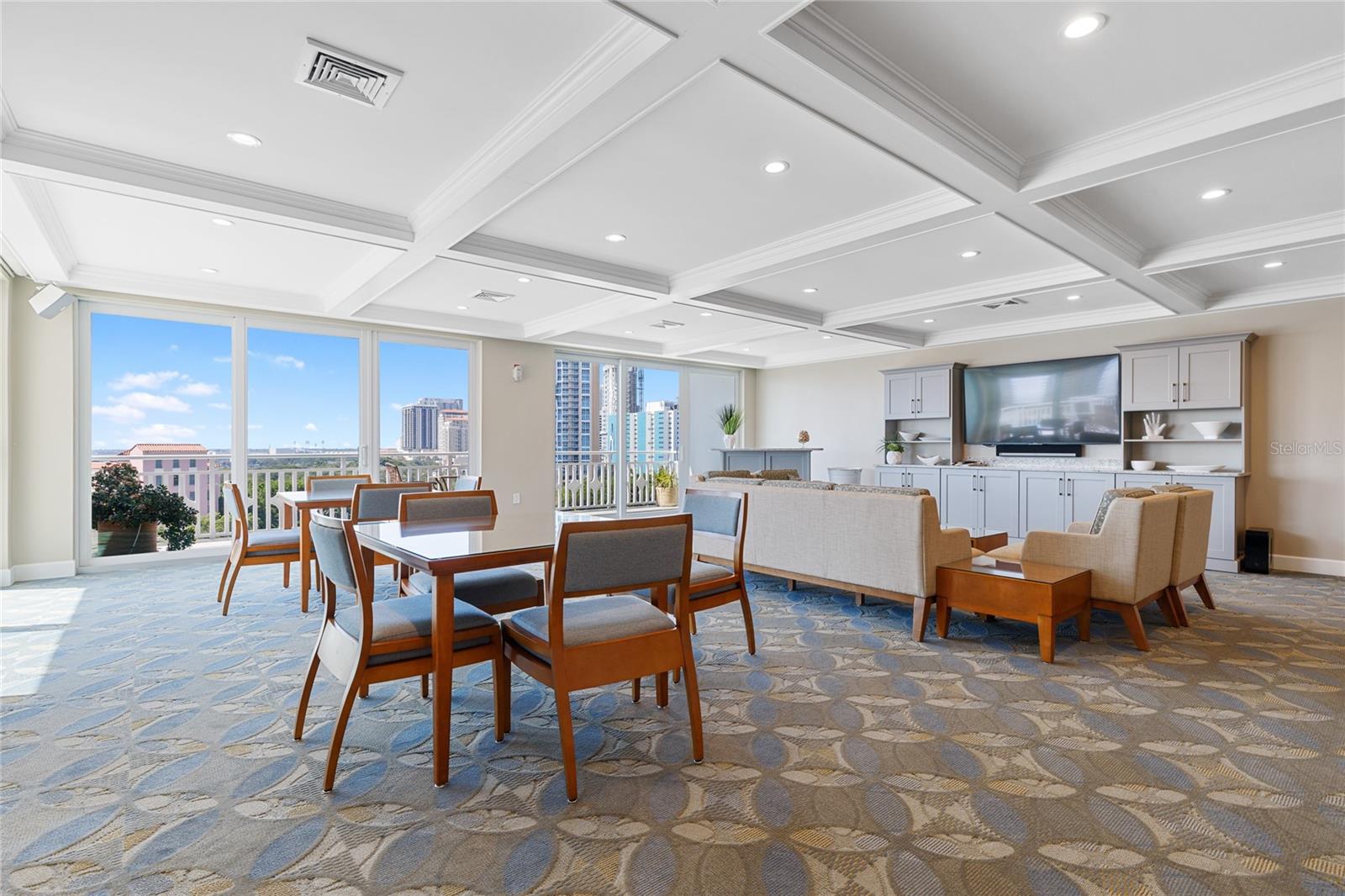 700 BEACH DR NE #607