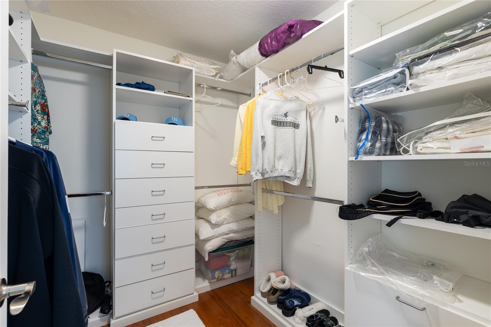 700 BEACH DR NE #607