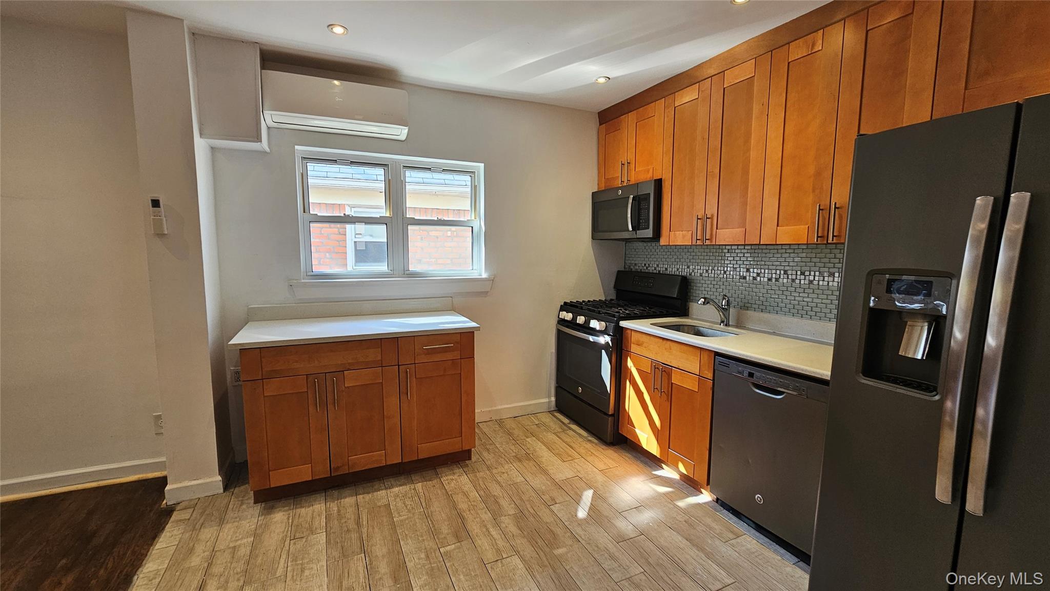 65-19 Dieterle Crescent