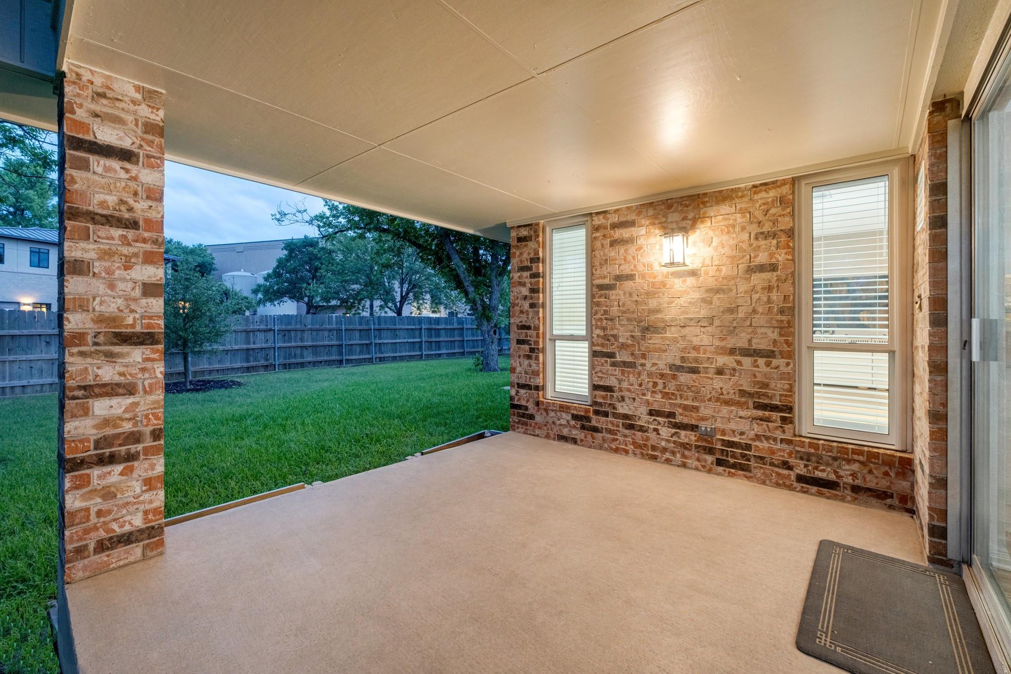 4805 Midoak CIR