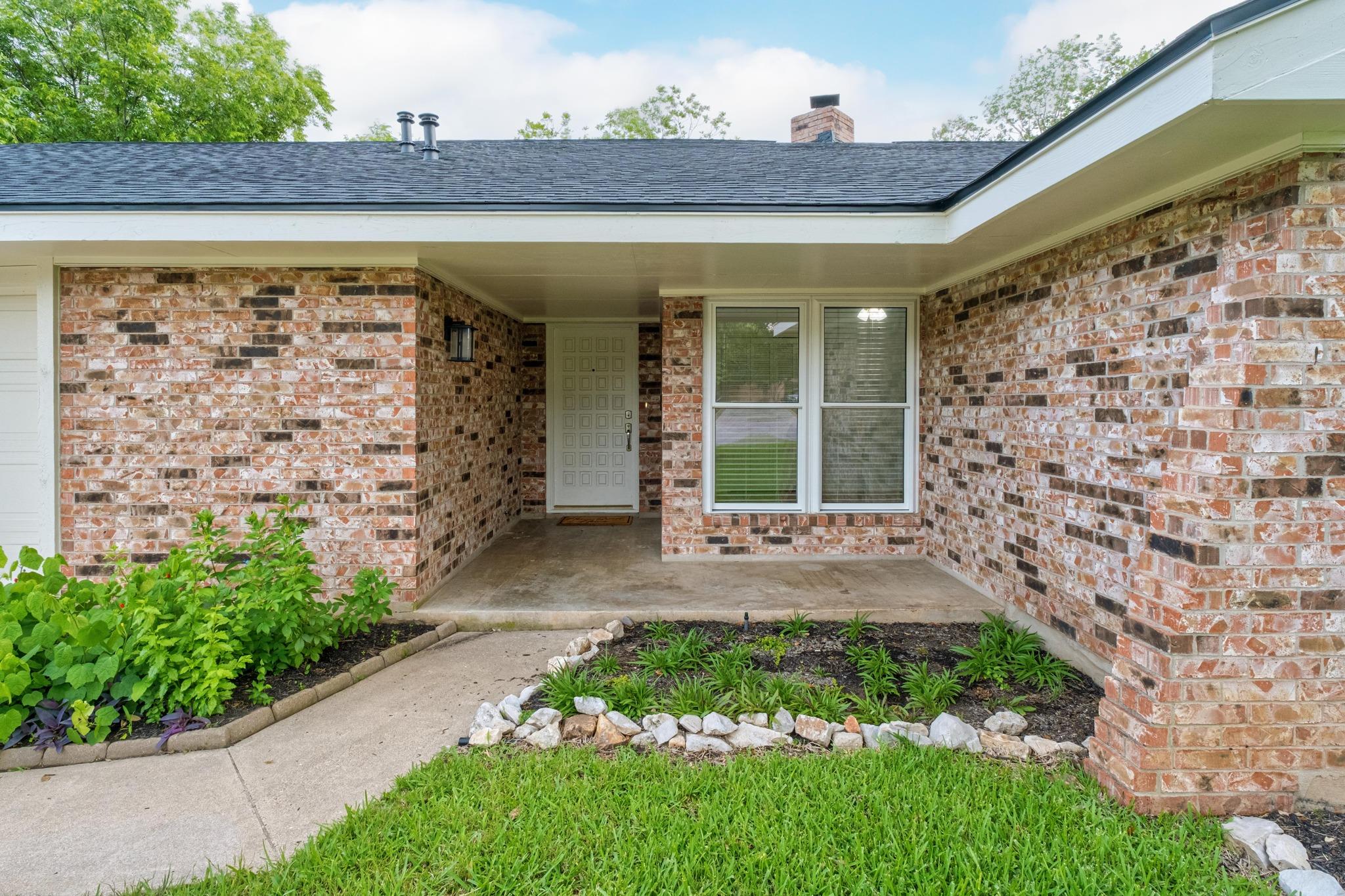 4805 Midoak CIR