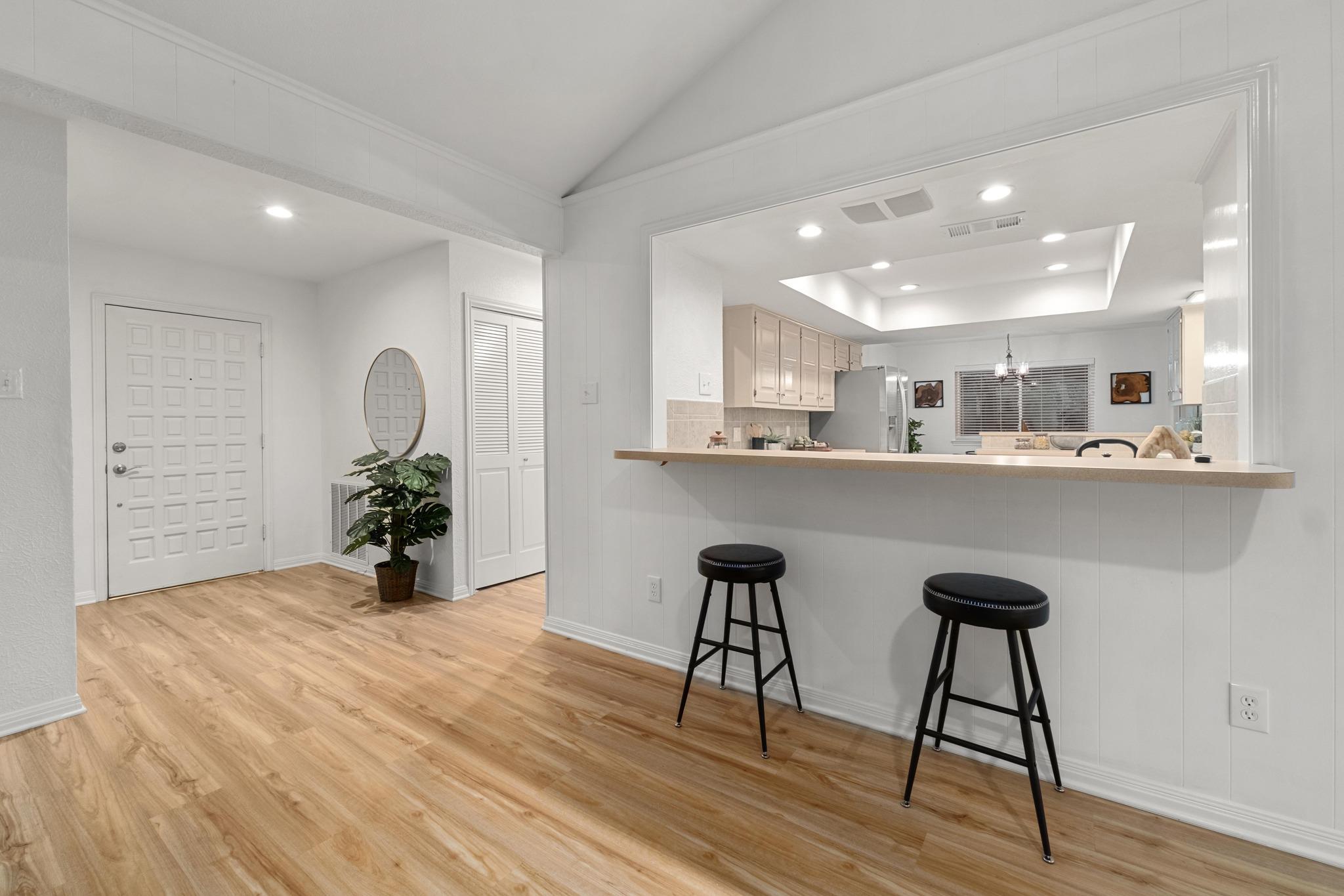 4805 Midoak CIR