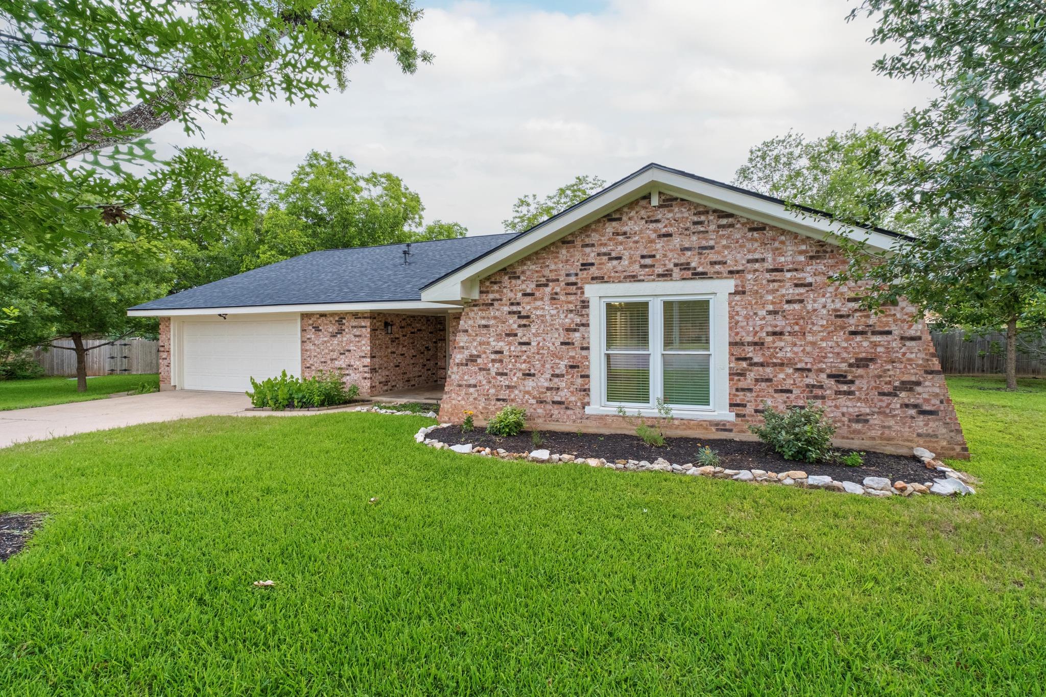 4805 Midoak CIR
