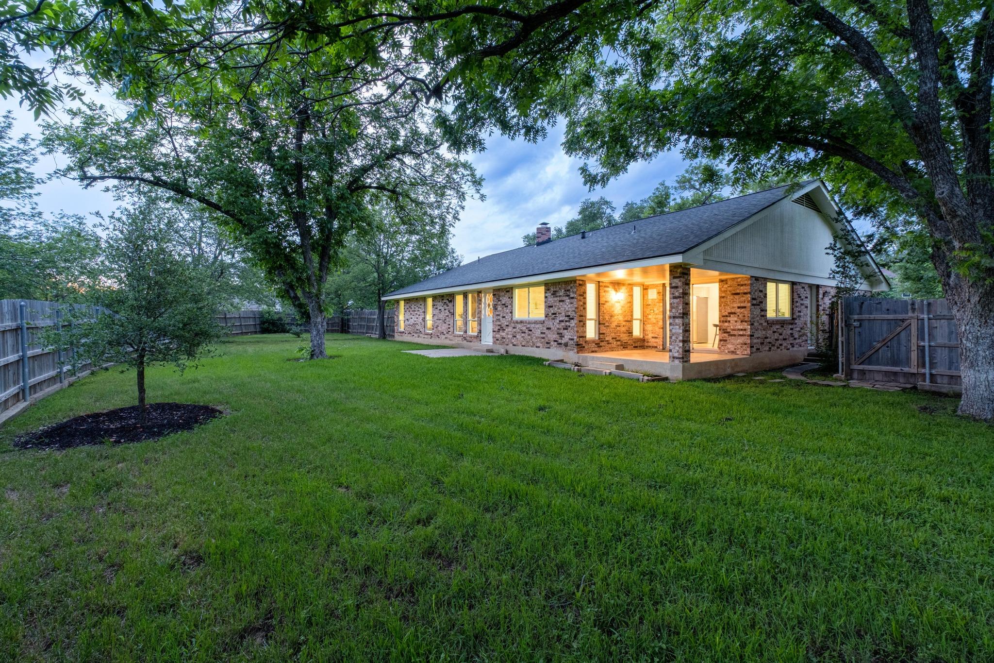 4805 Midoak CIR