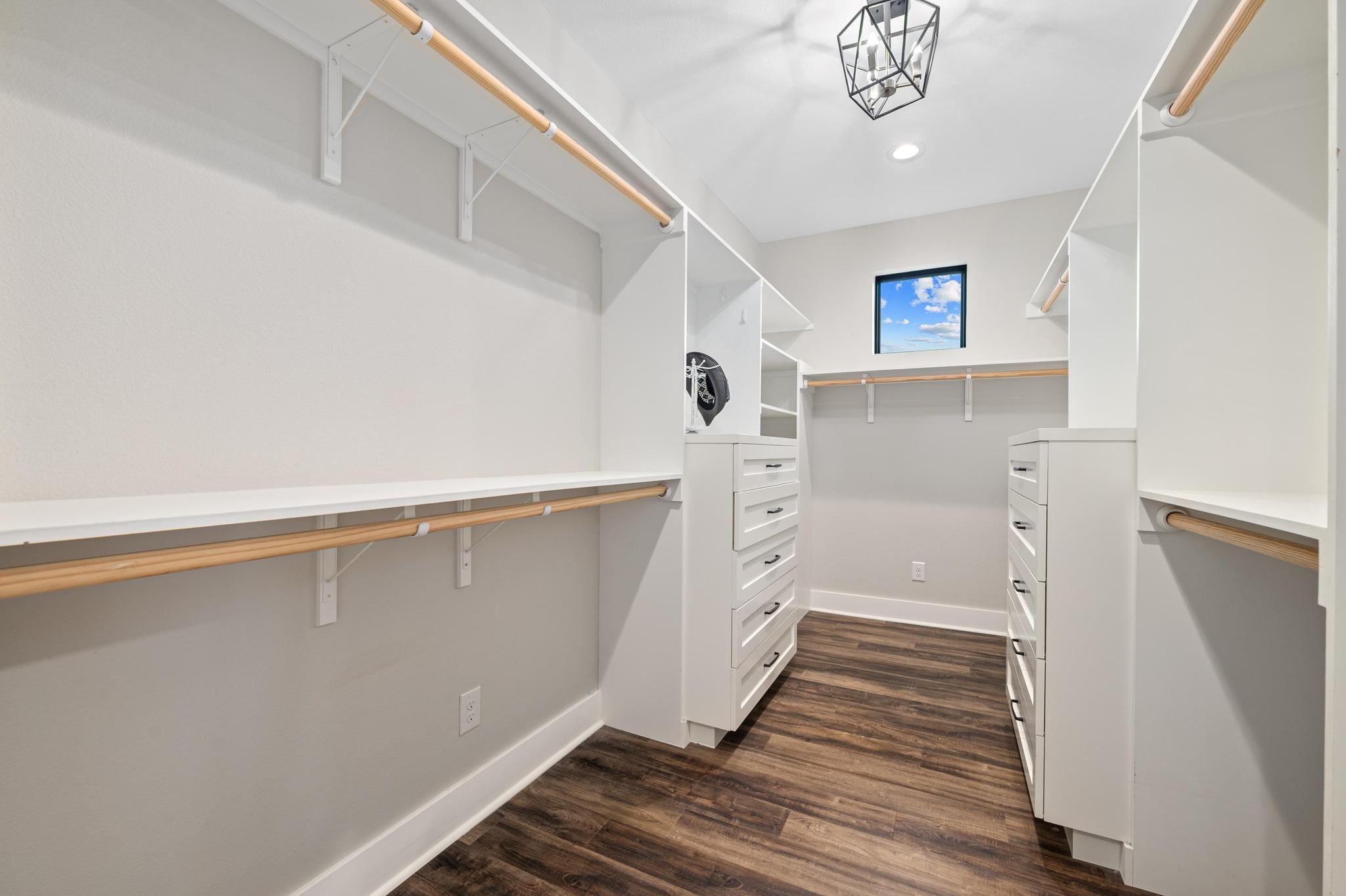 4408 Hennig DR