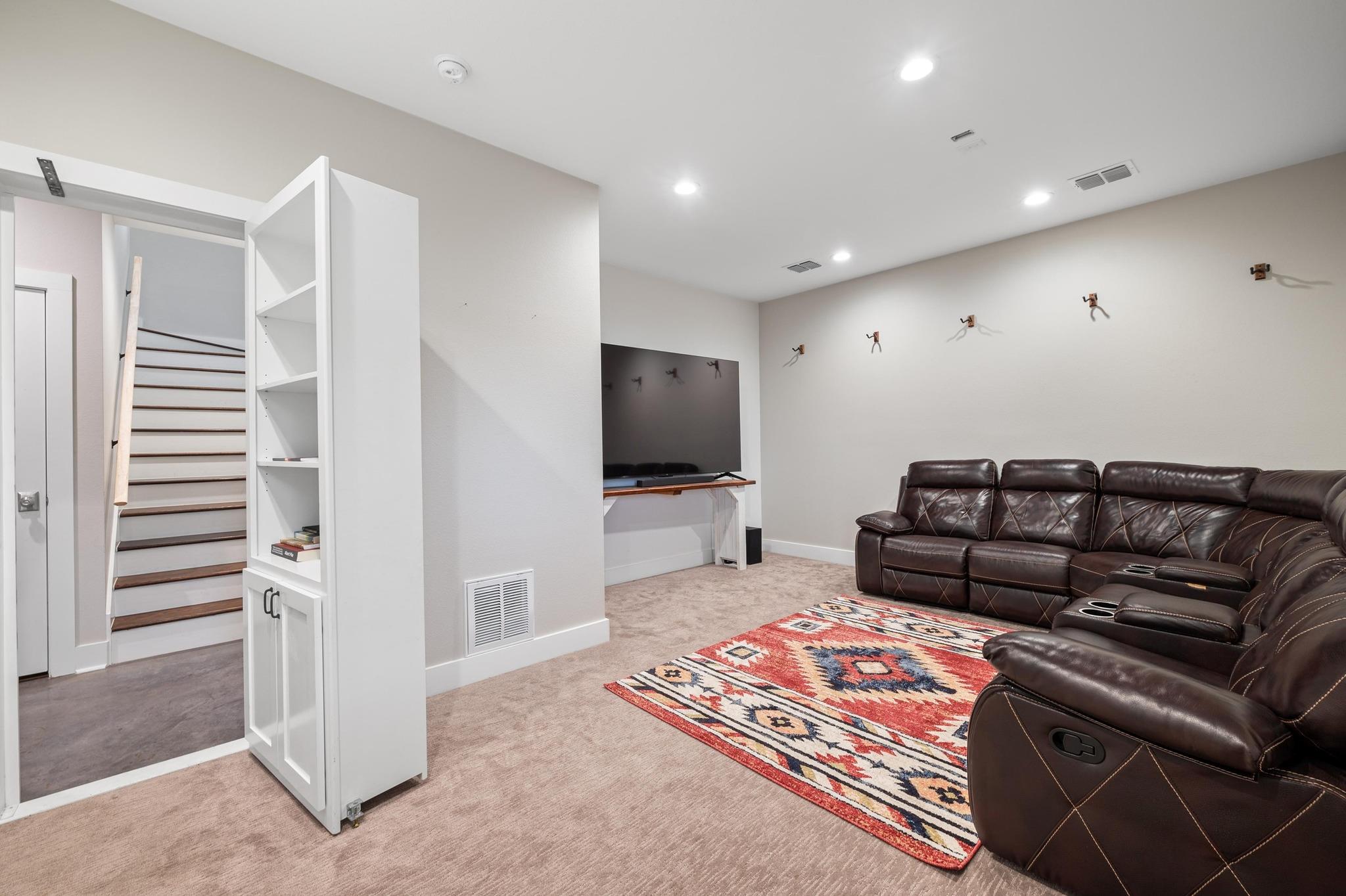 4408 Hennig DR