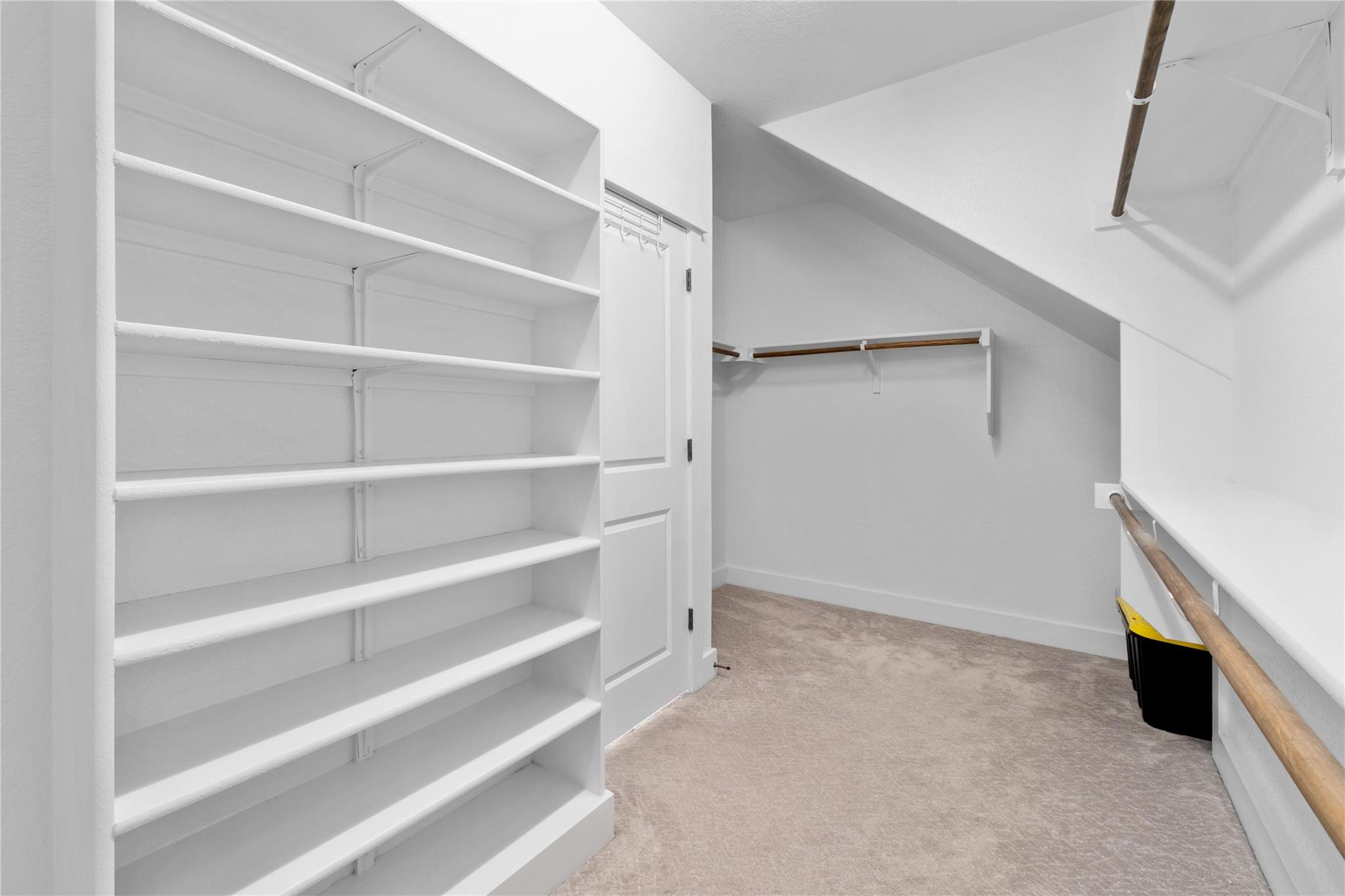 7207 Albert RD