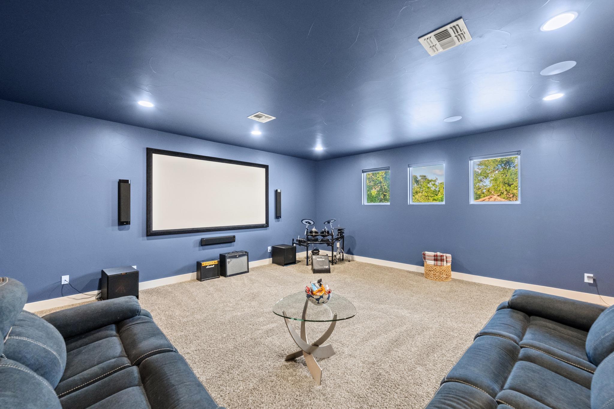 2070 Mayfield DR