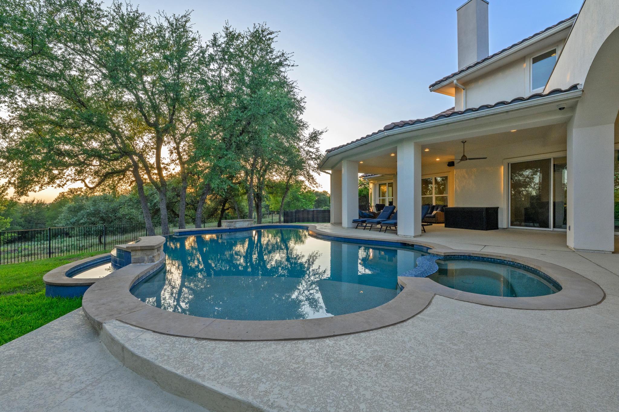 2070 Mayfield DR
