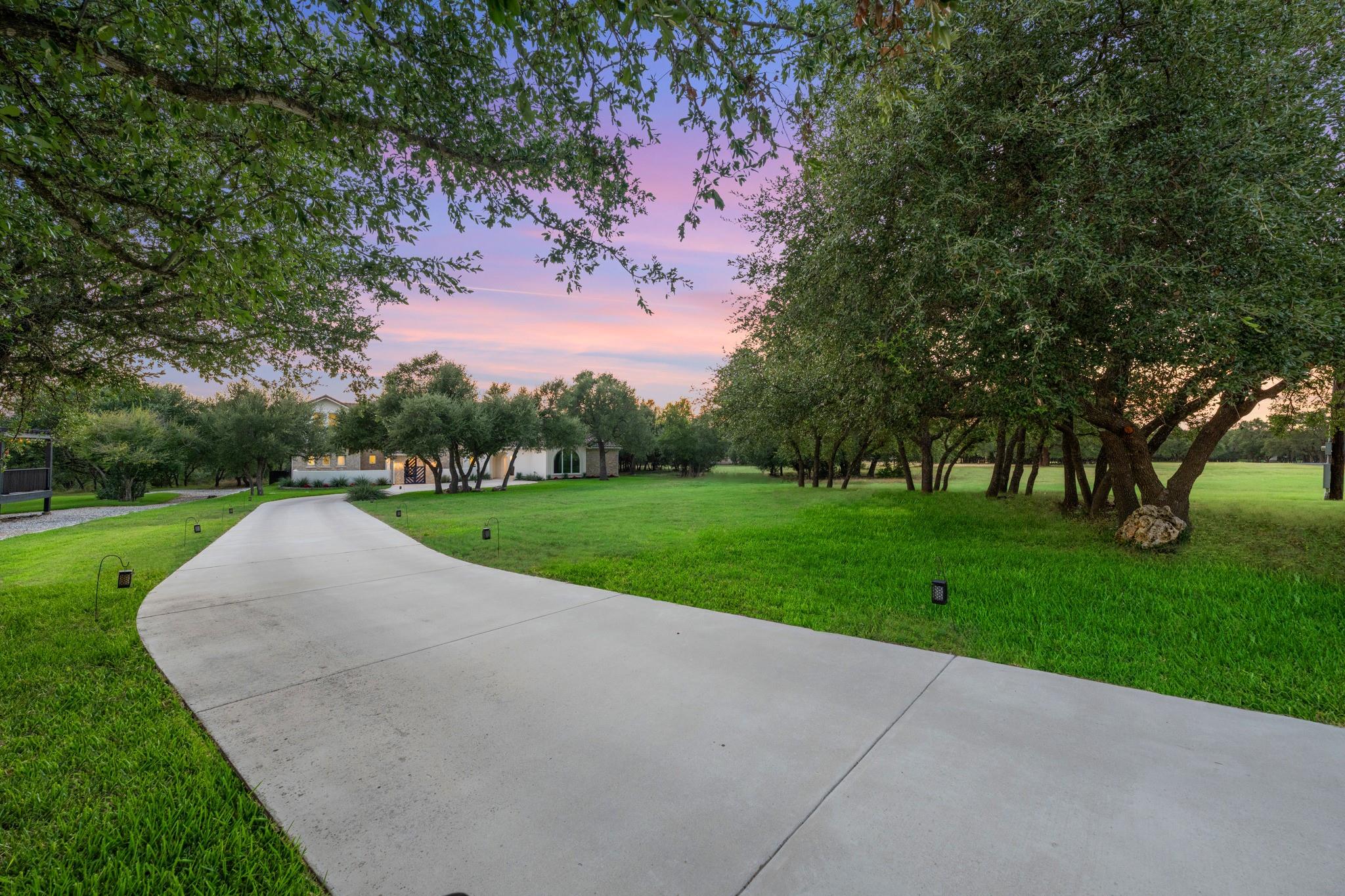 2070 Mayfield DR