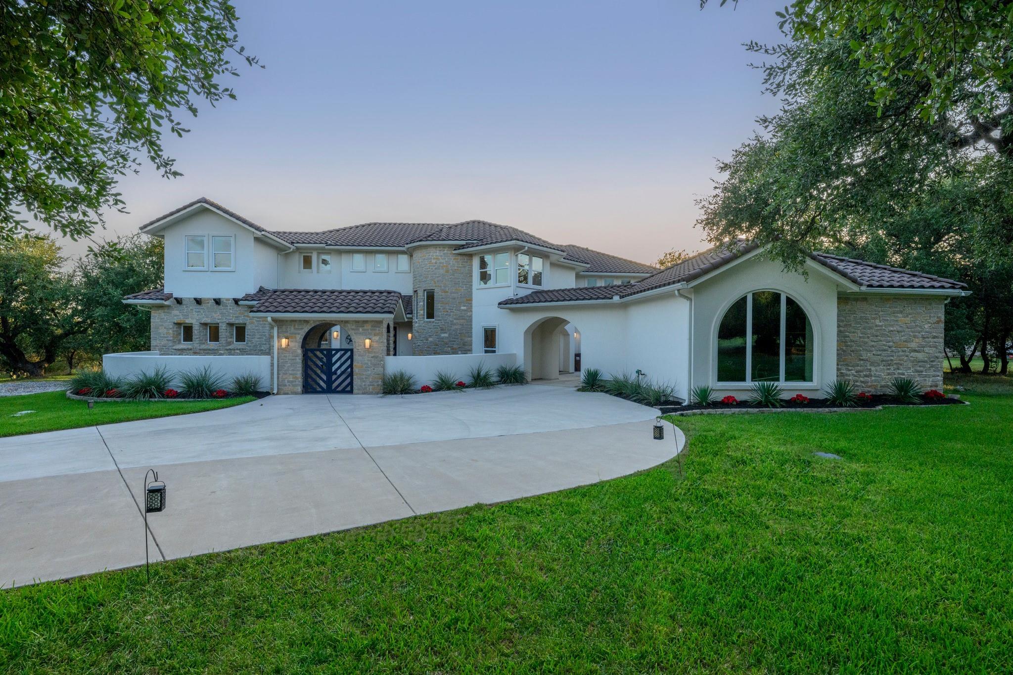 2070 Mayfield DR