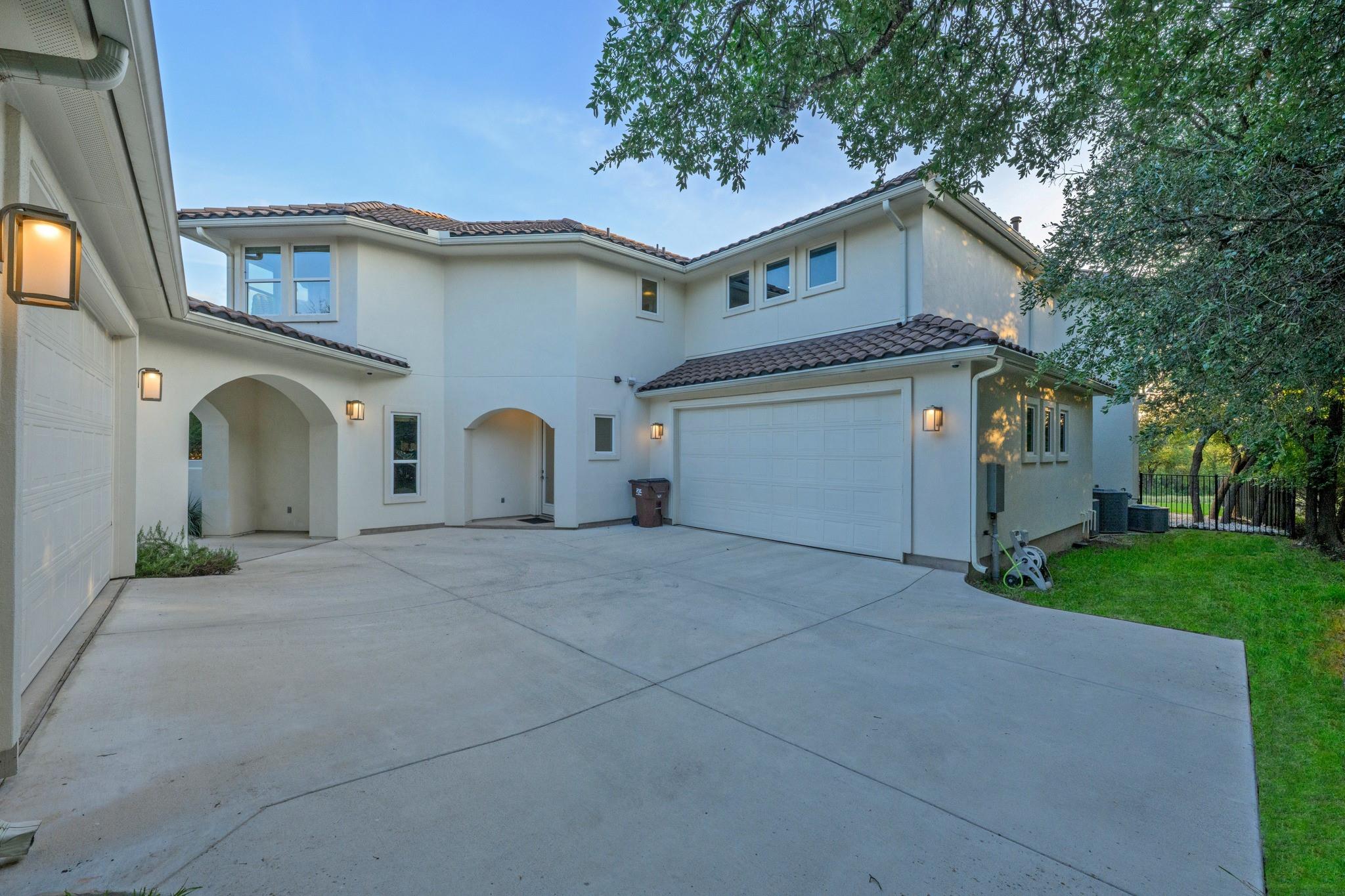 2070 Mayfield DR