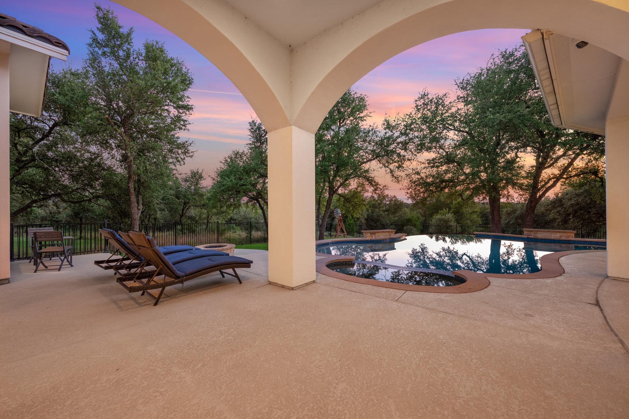2070 Mayfield DR
