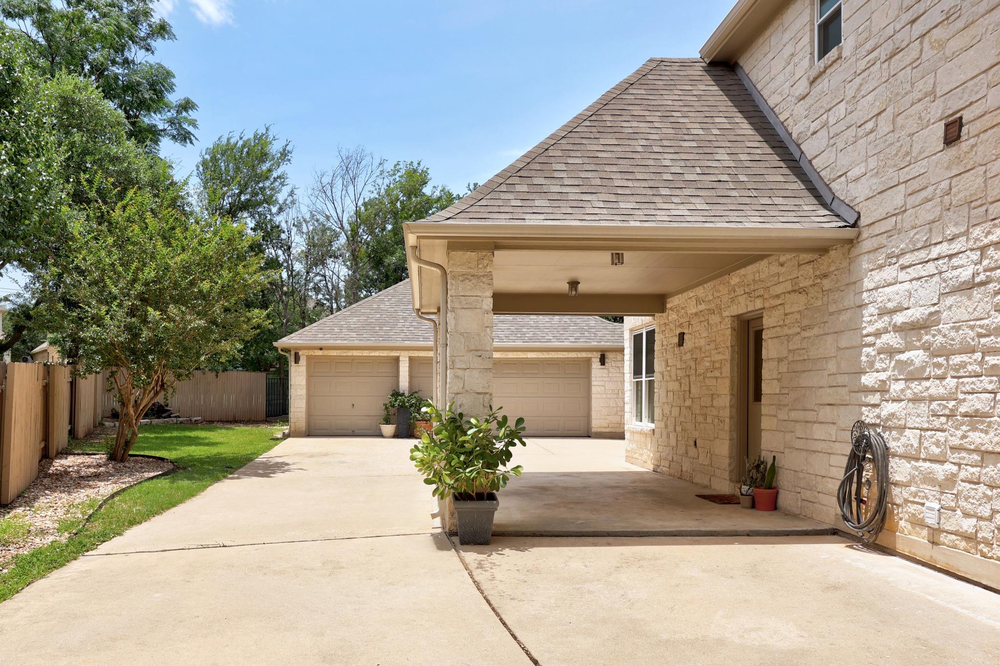 3502 Hidden Oaks CV