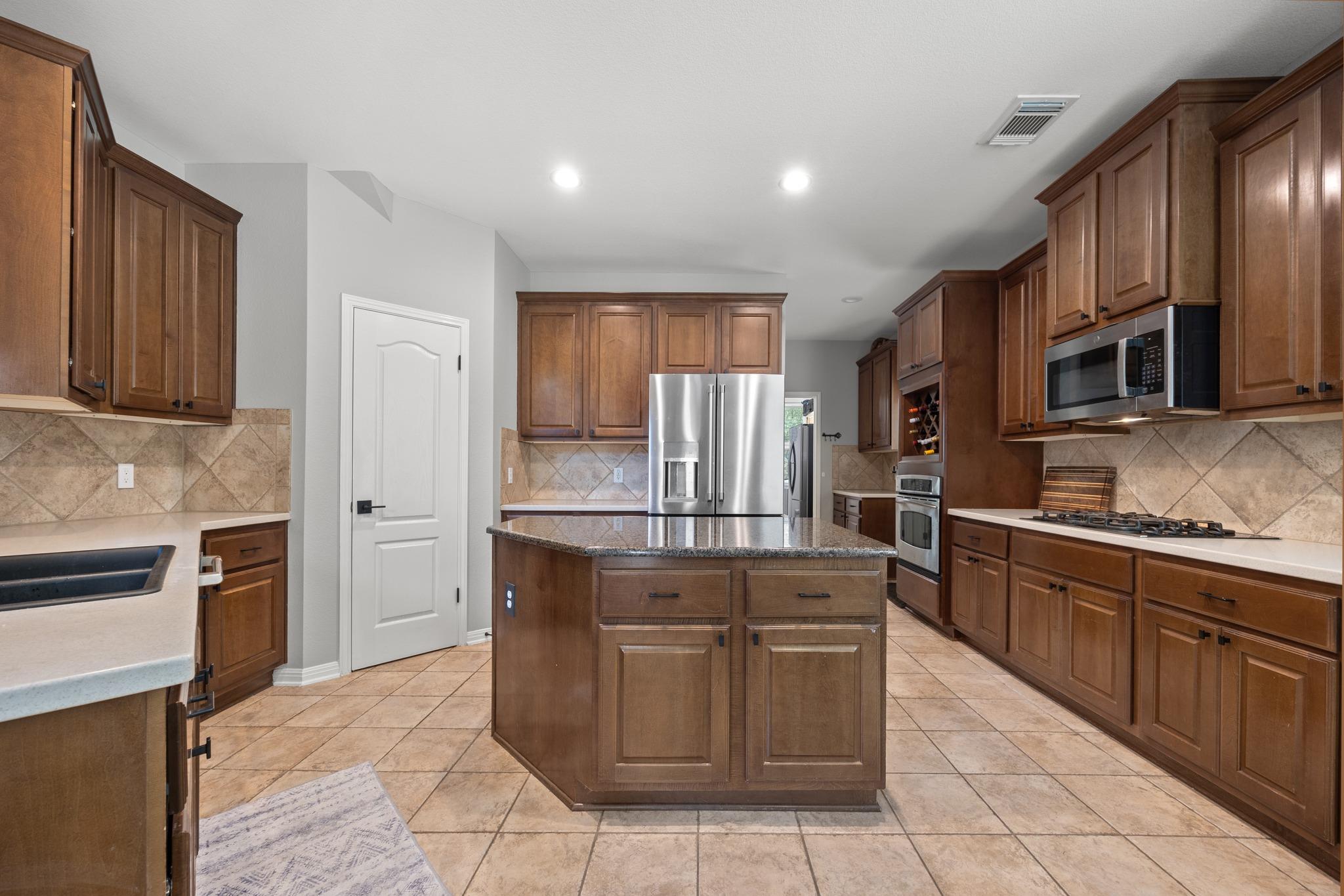 3502 Hidden Oaks CV