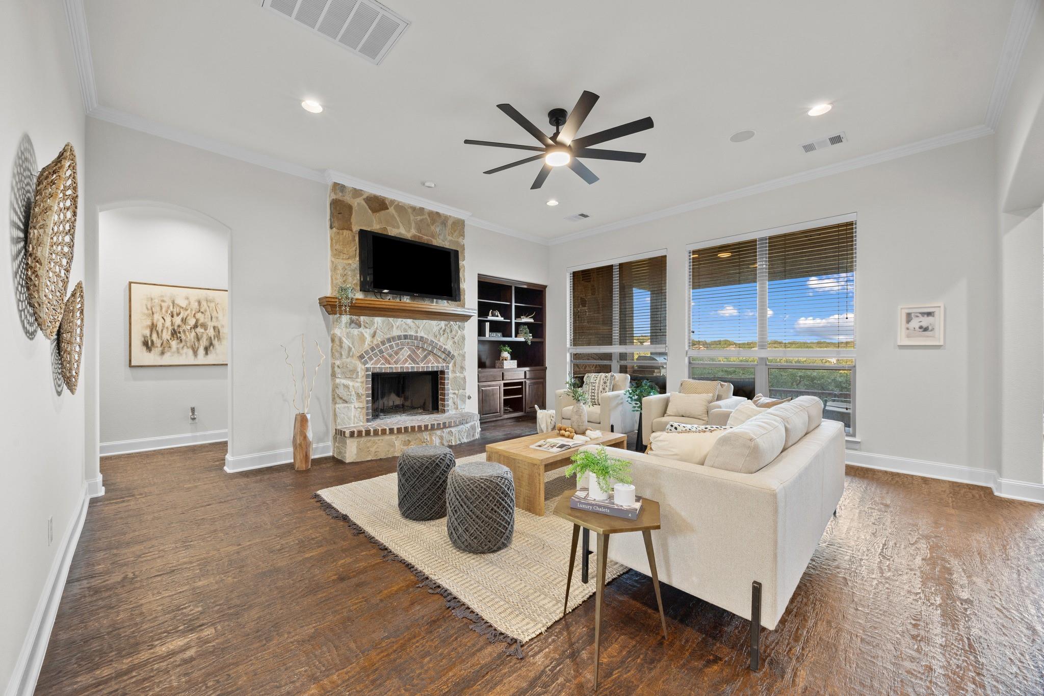 309 Santaluz LN