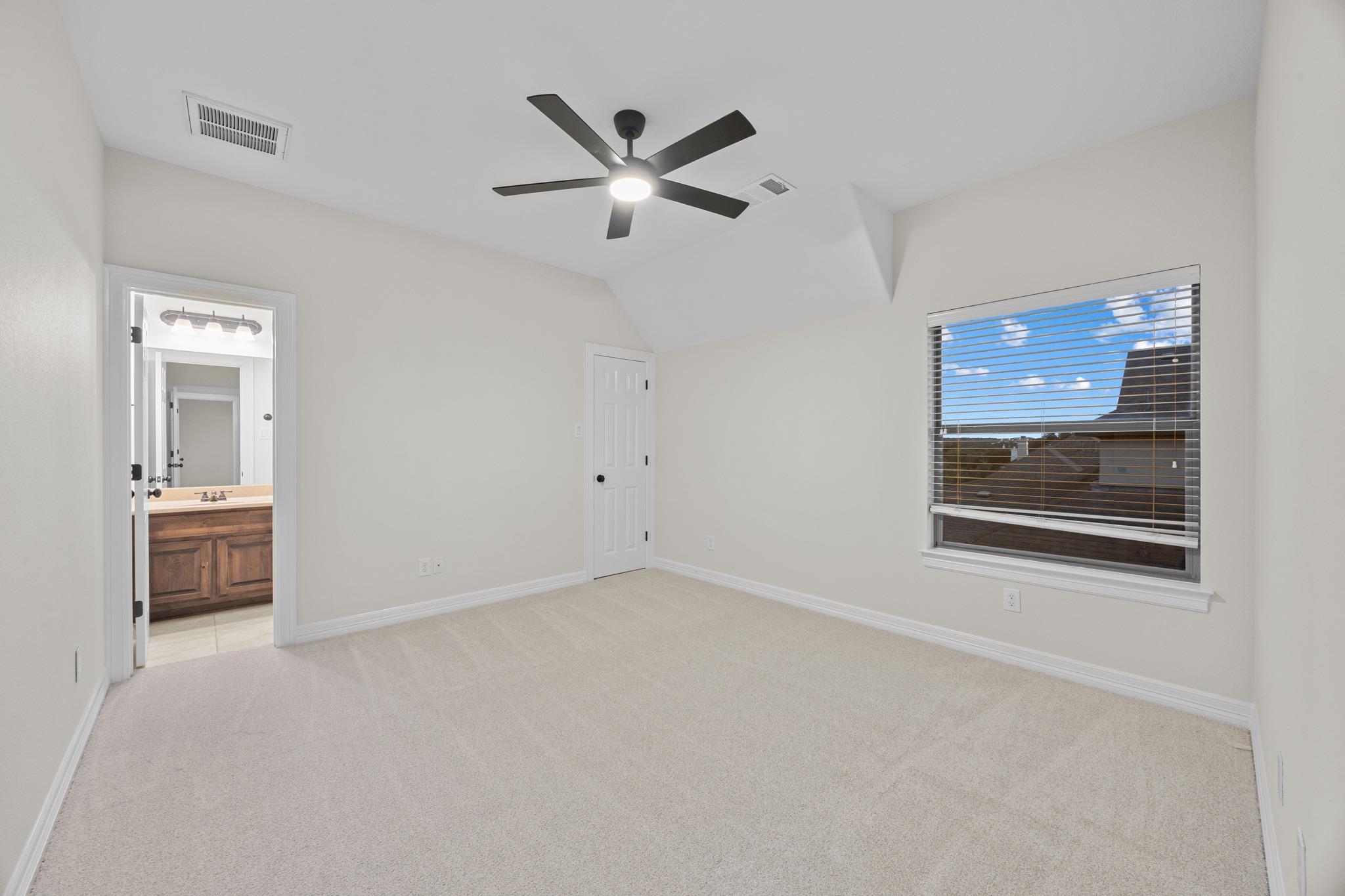 309 Santaluz LN
