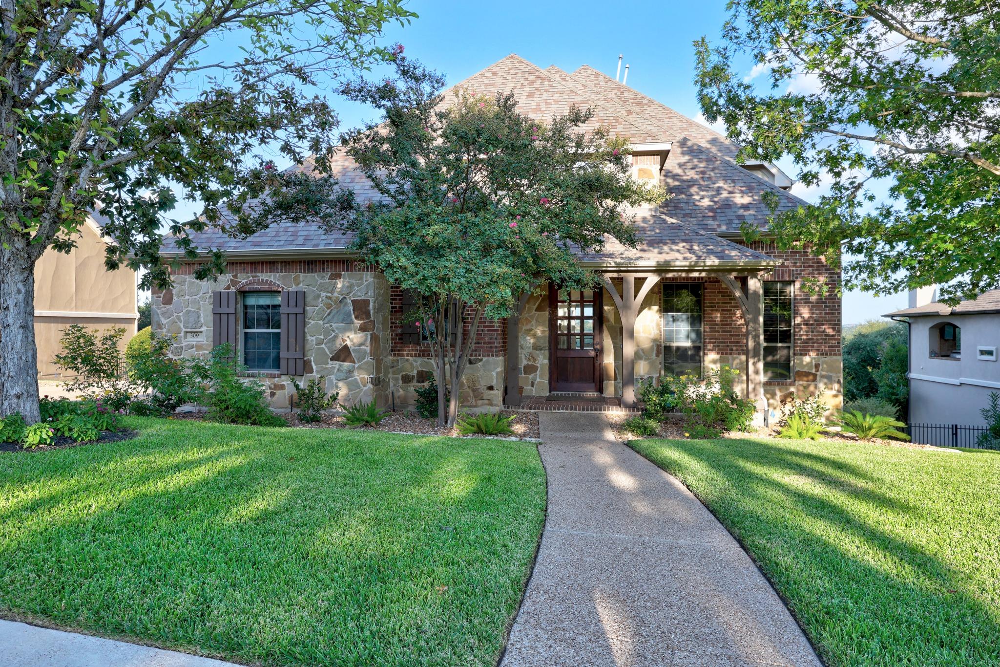 309 Santaluz LN