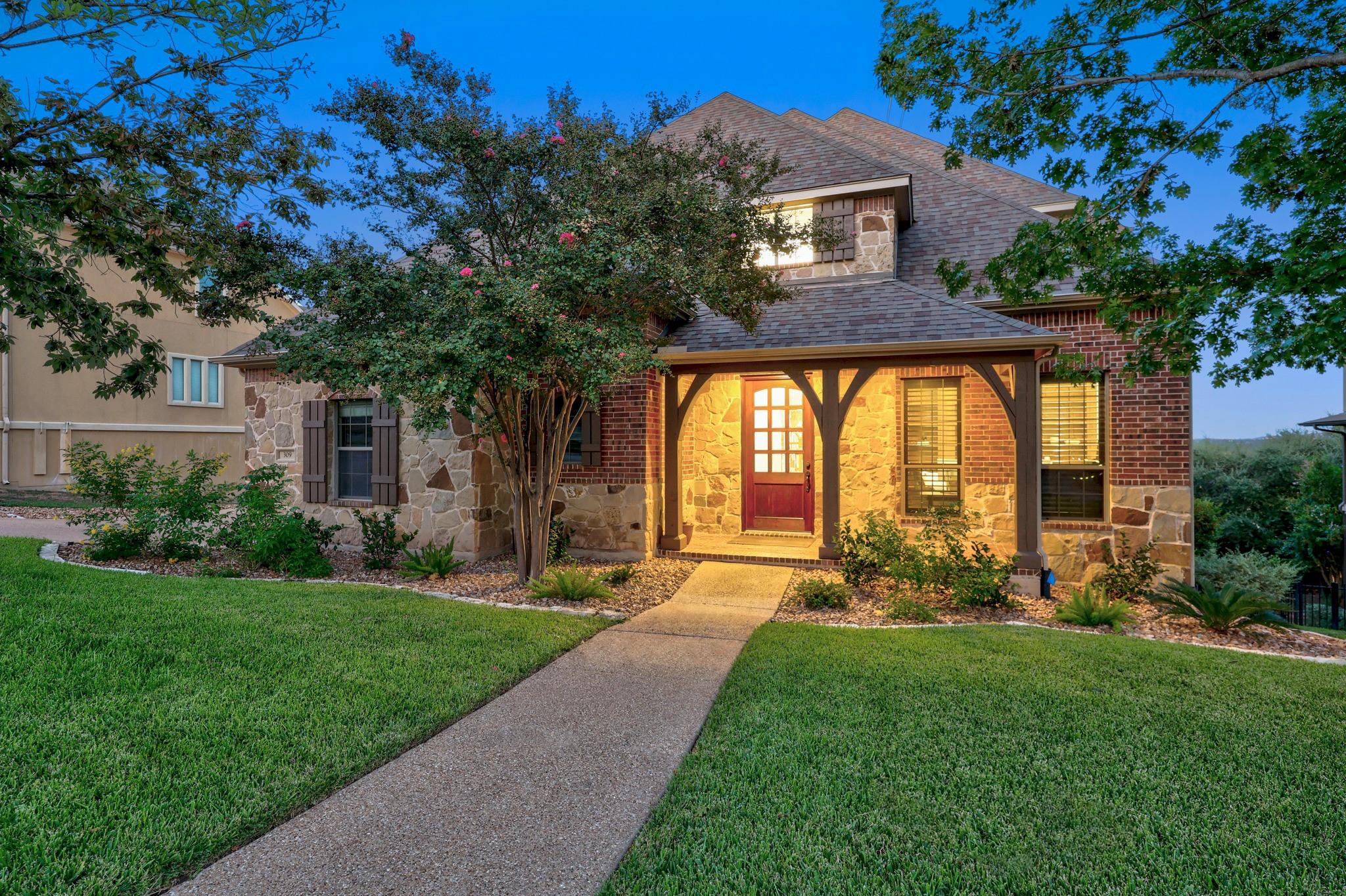 309 Santaluz LN