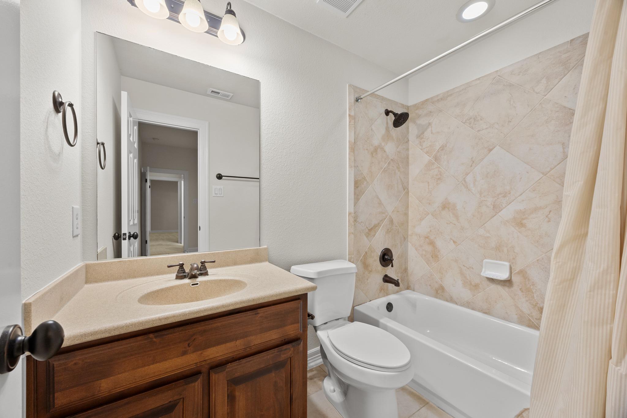 309 Santaluz LN