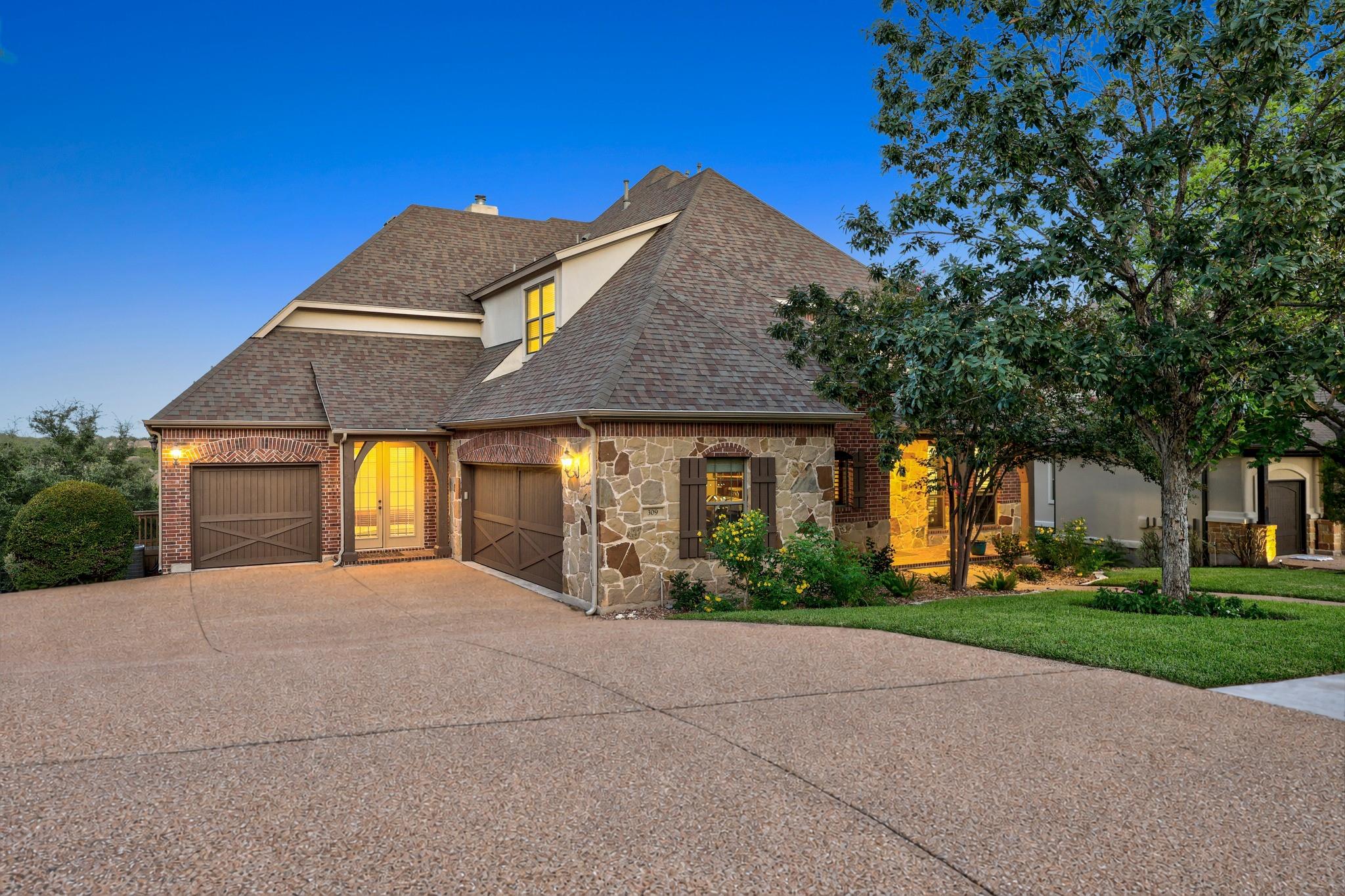 309 Santaluz LN