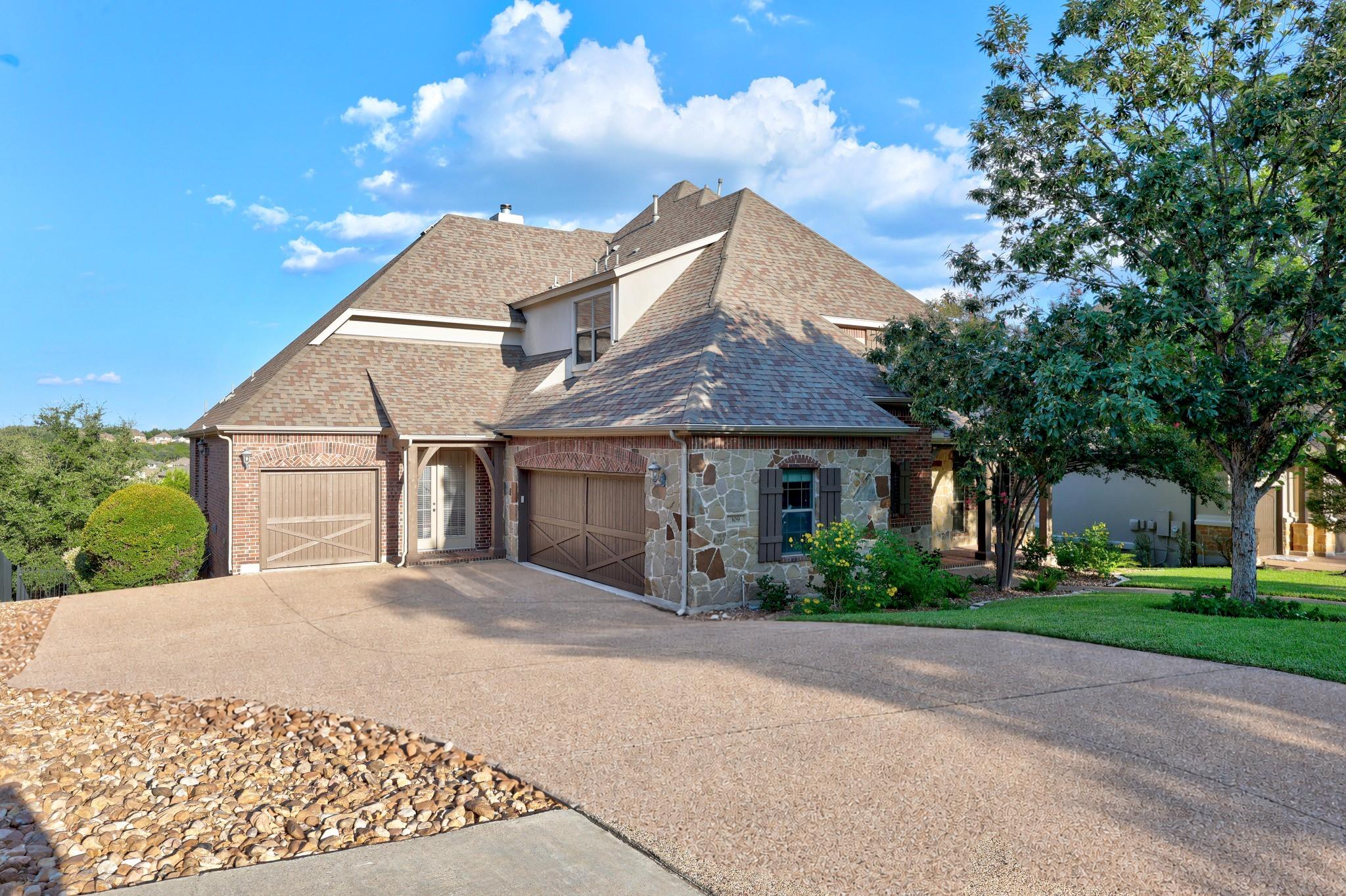 309 Santaluz LN