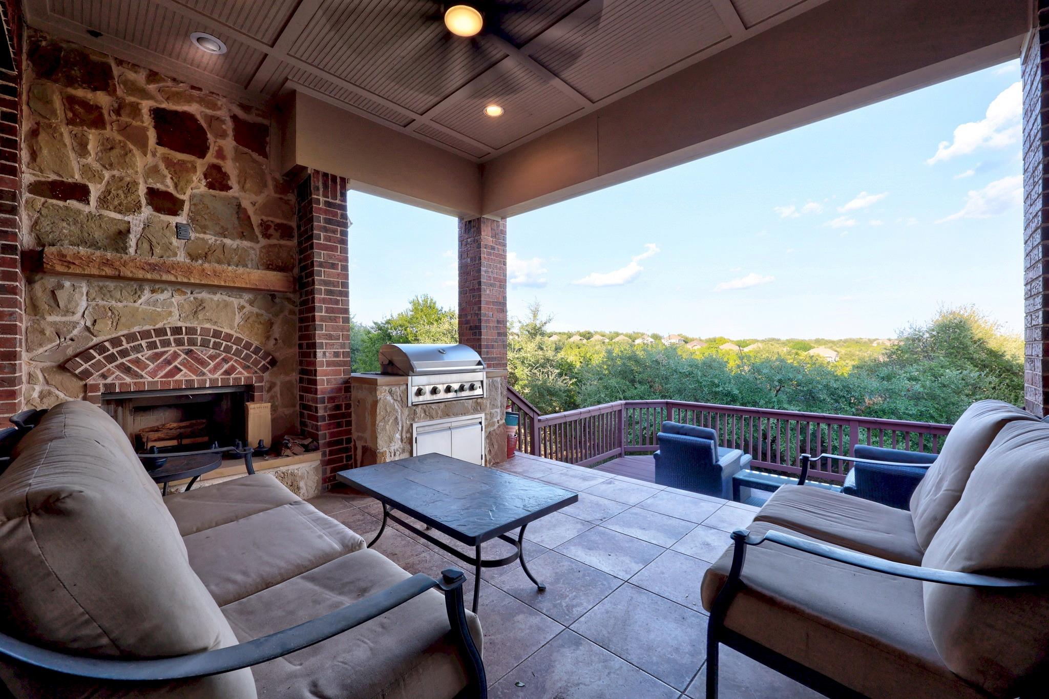 309 Santaluz LN
