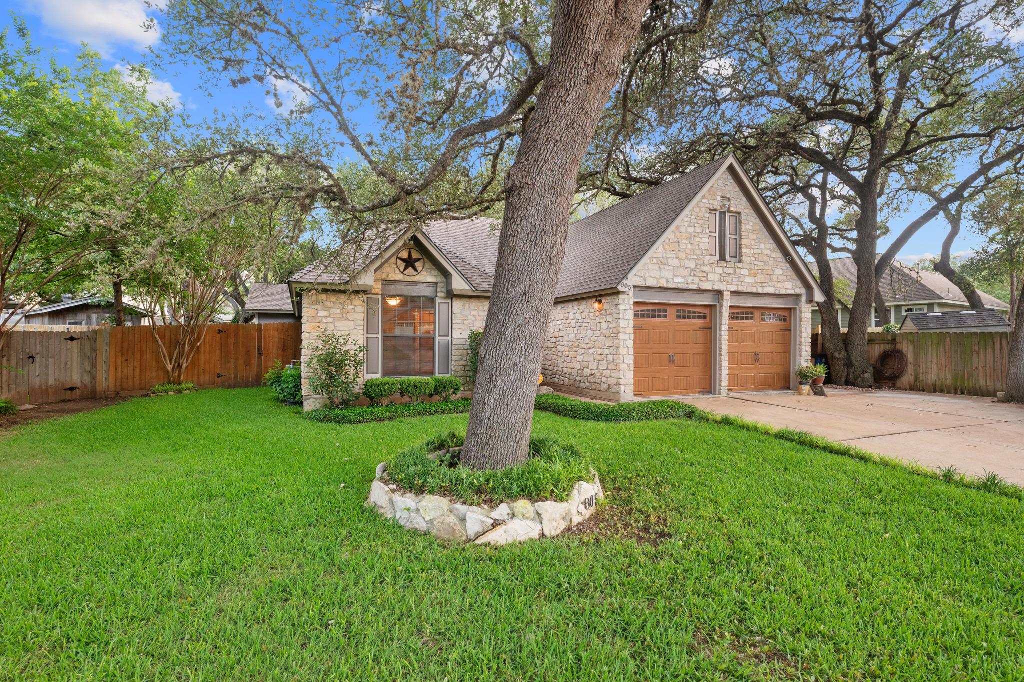 805 Angleton CV